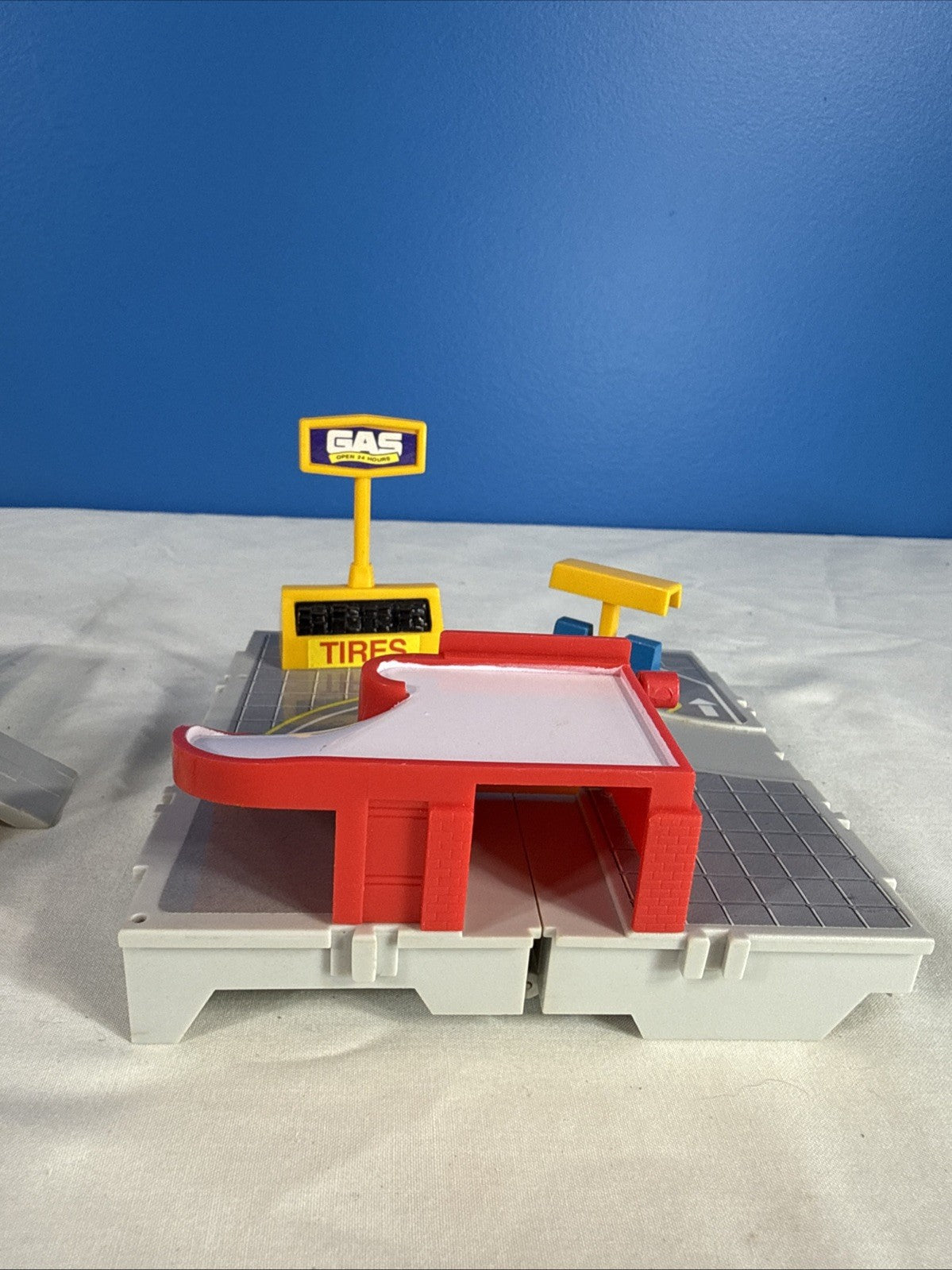 Vintage Micro Machines Travel City Body Shop Repair Shop 7 Cars Instructions Lot