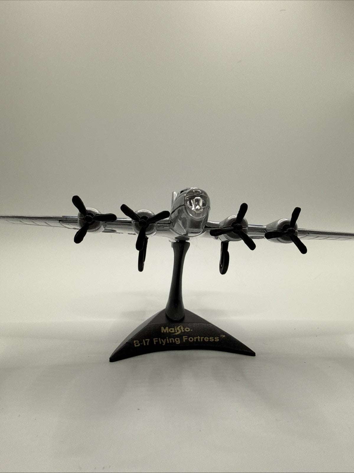 Boeing B-17 Flying Fortress Sugarland Express Diecast Replica with Stand Maisto