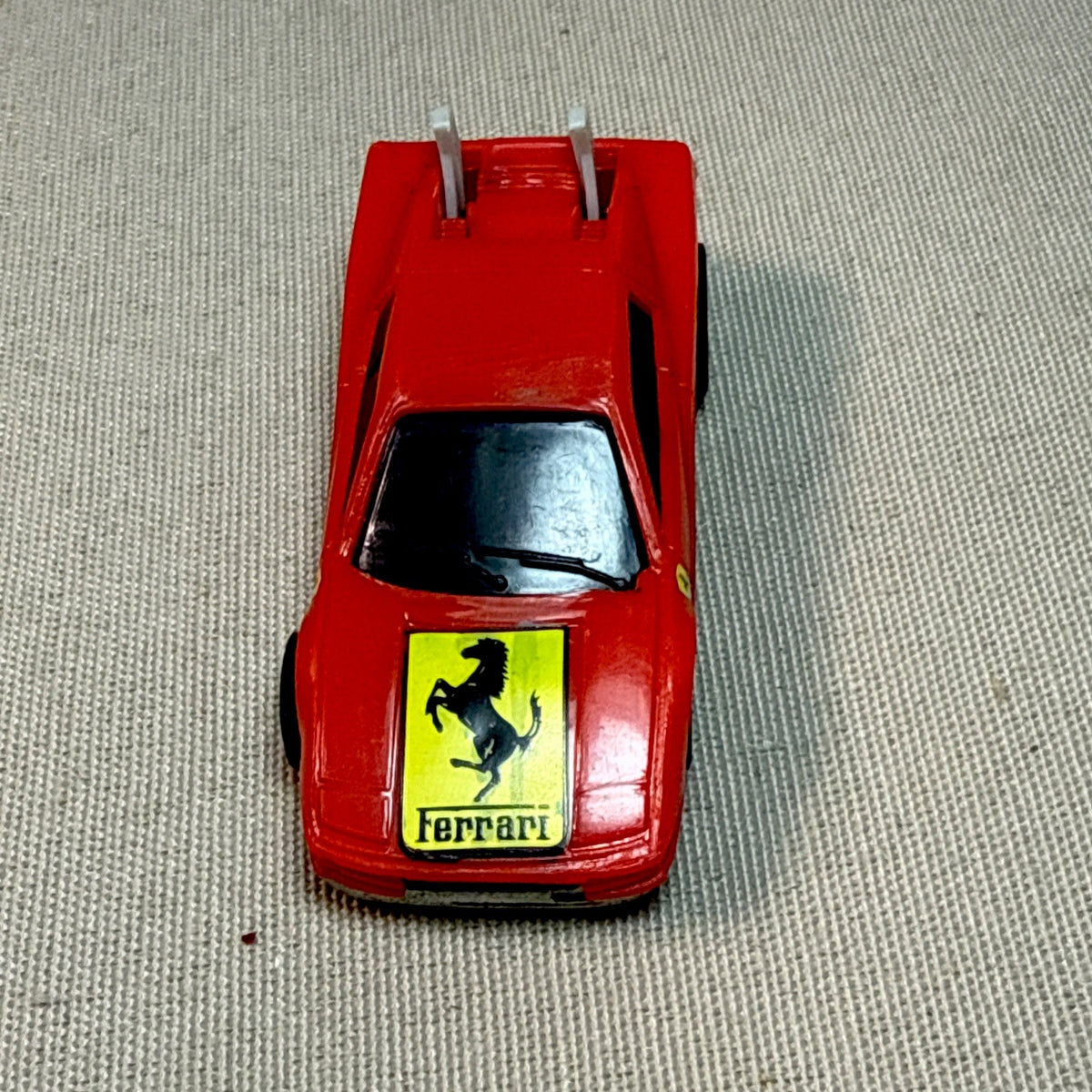 Hot Wheels Power Command Ferrari Testarossa Red 1986 Metal Base Pull Back Racer