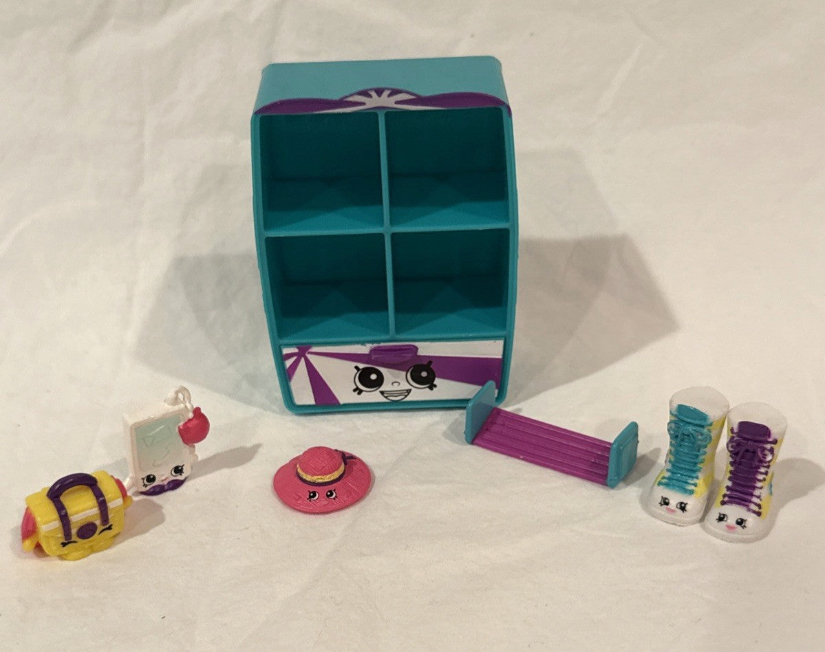 Shopkins Fashion Spree Cool and Casual Wardrobe Set - Incomplete