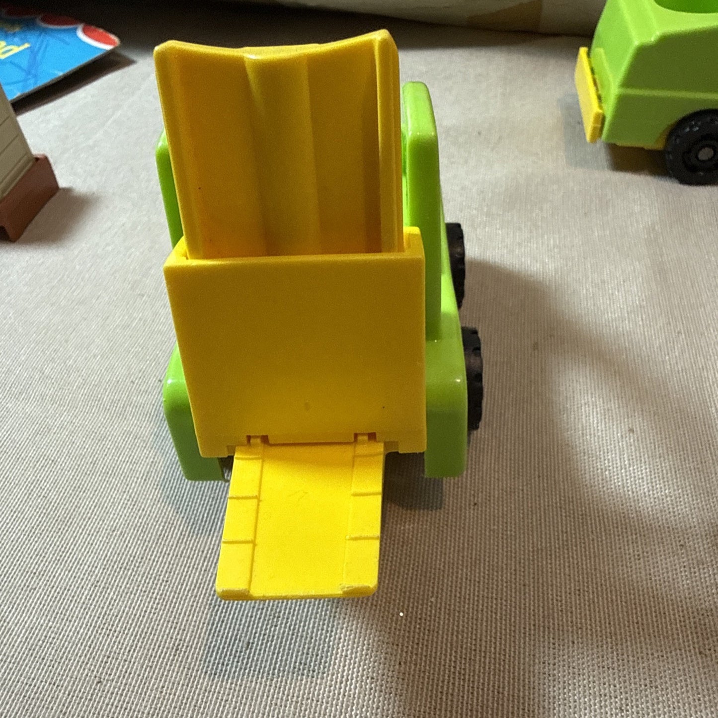 Vintage Fisher Price Little People Lift & Load Depot Construction Set COMPLETE