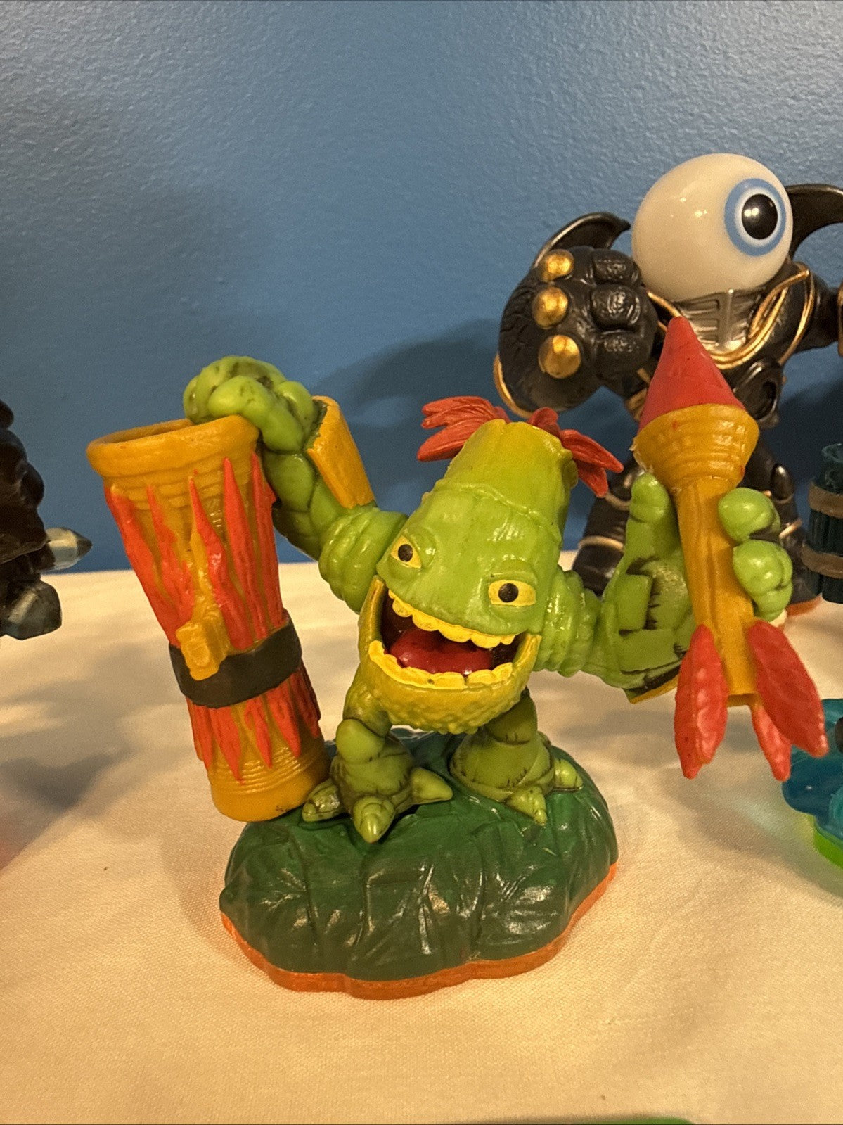 Skylanders Activision Spyros Adventure Bundle of 9 Figures w Collectable Cards