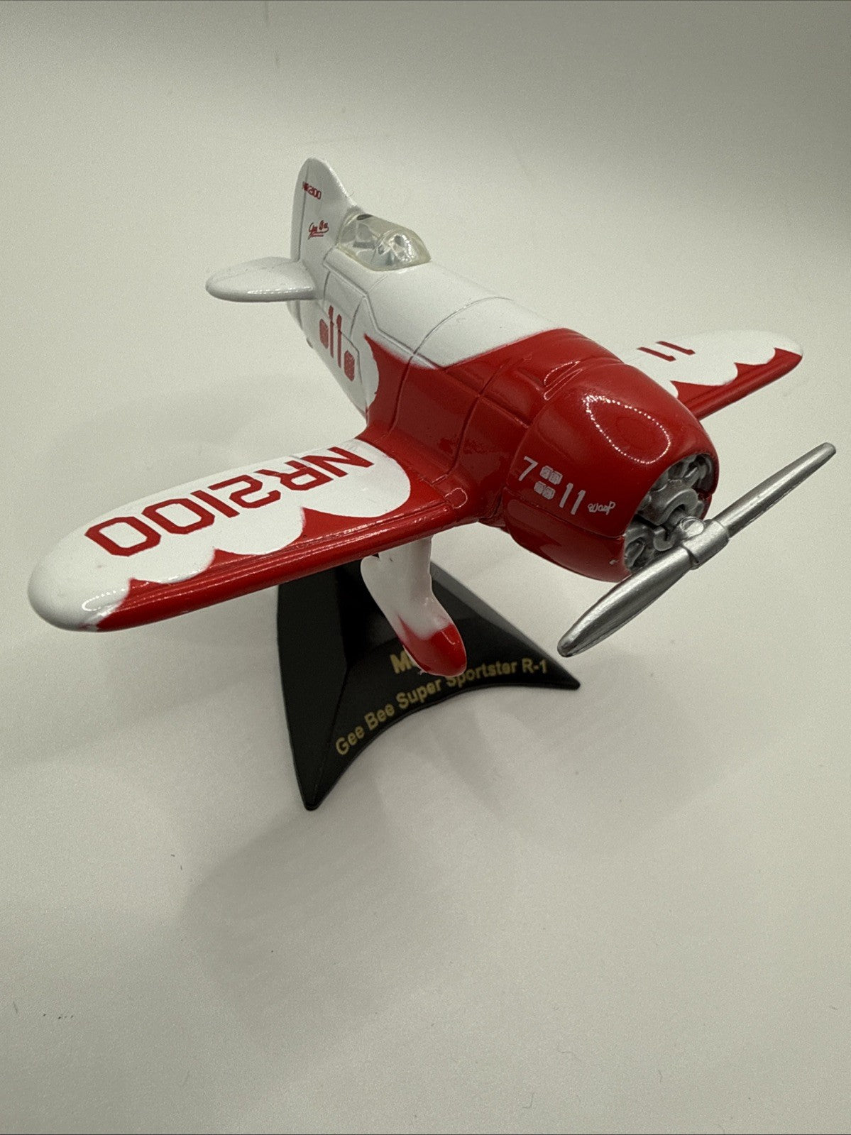 Granville Gee Bee R 1 Super Sportster Diecast Aircraft Replica, w/Stand, Maisto