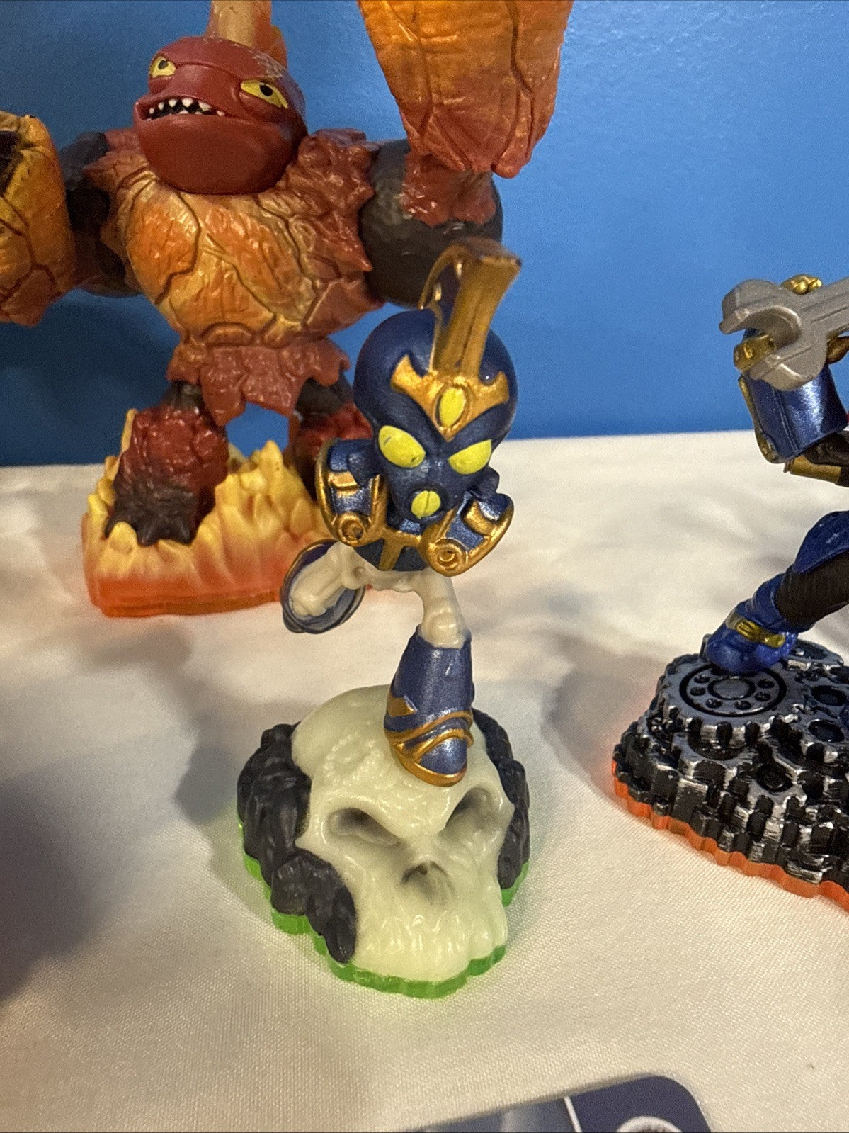 Skylanders Activision Spyros Adventure Bundle of 9 Figures w Collectable Cards