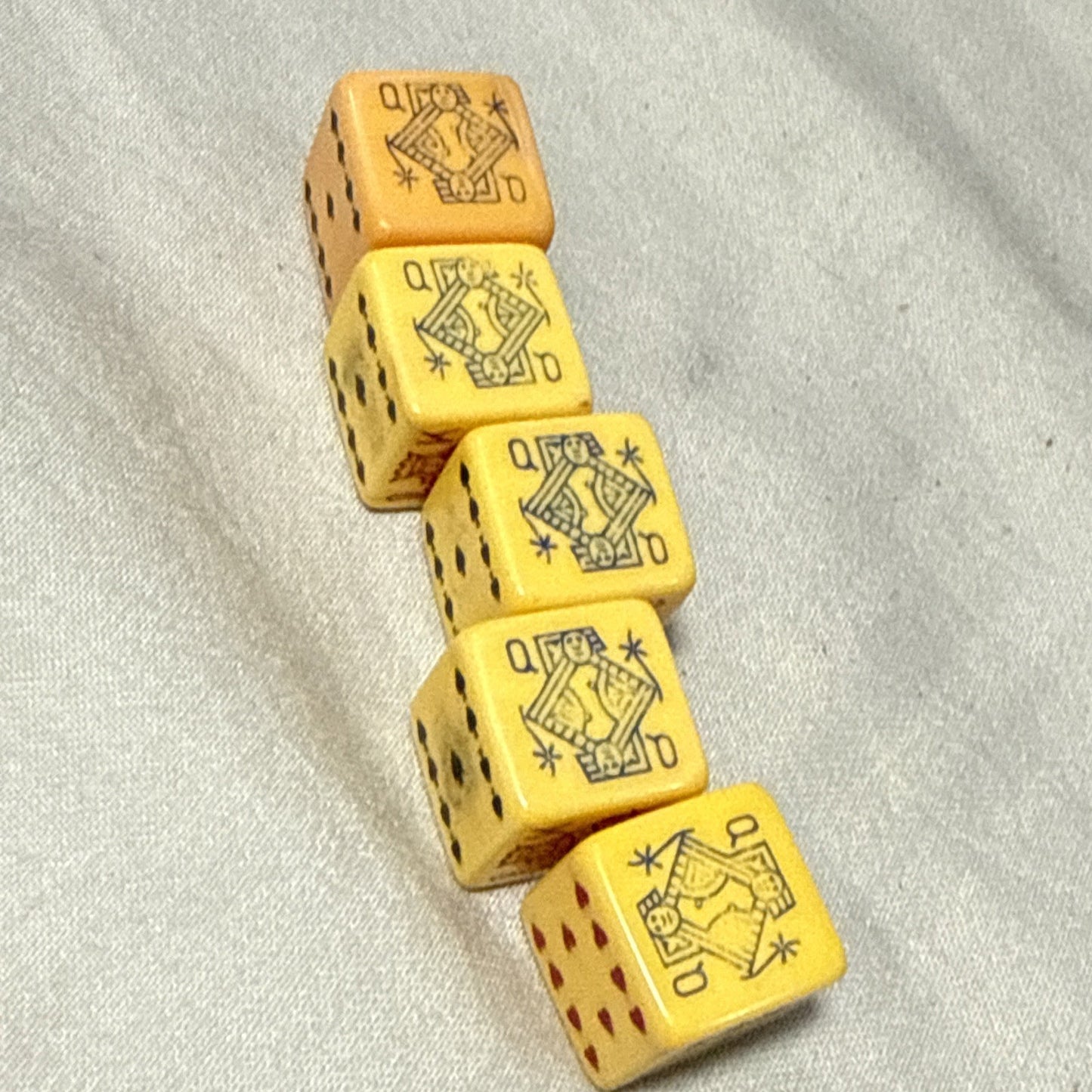 Vintage Butterscotch Bakelite Poker Dice Brown Leather Case Collectible 5/8 Dice