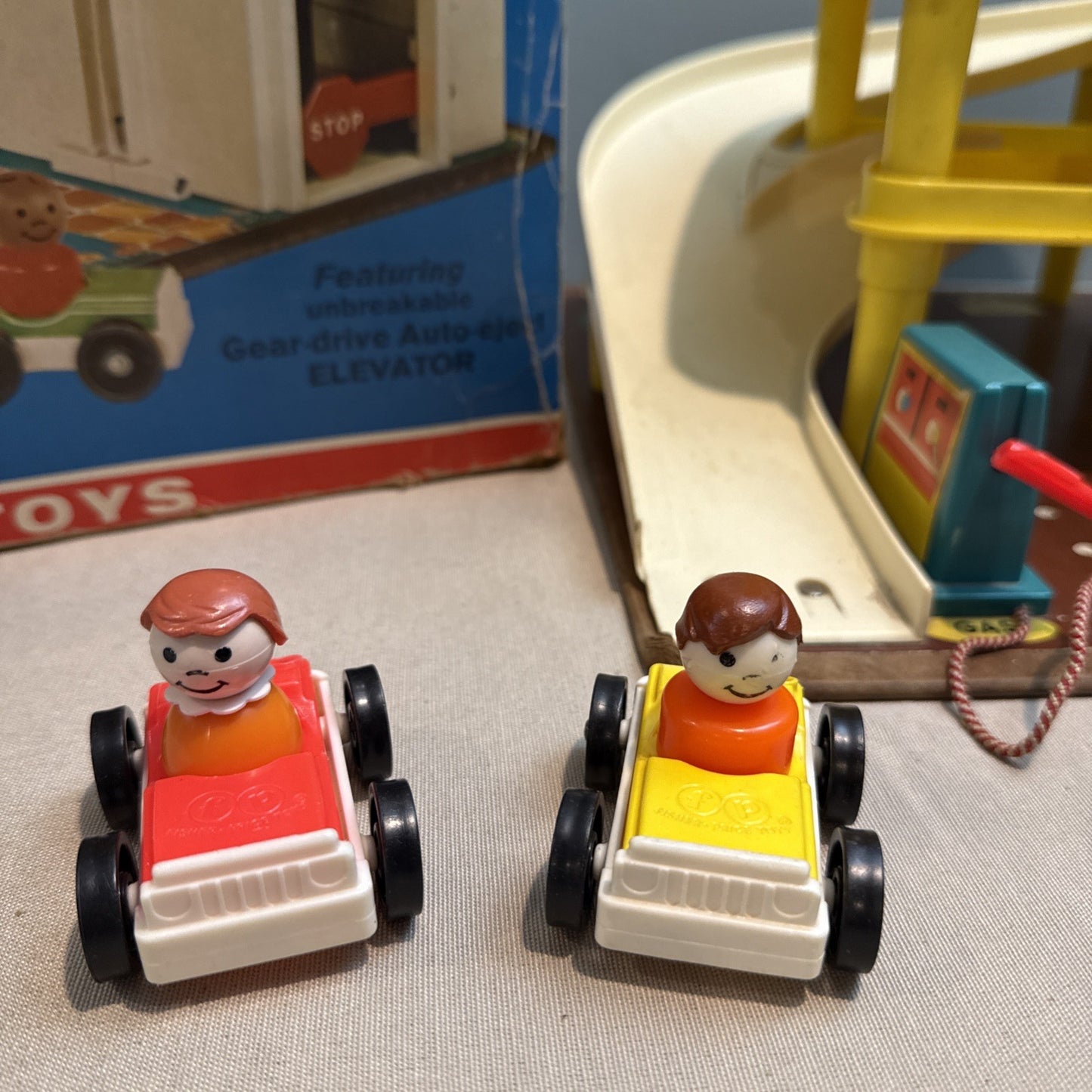 Vintage Fisher Price 930 Play Family Action Garage 1970 w/Box & Lift Incomplete