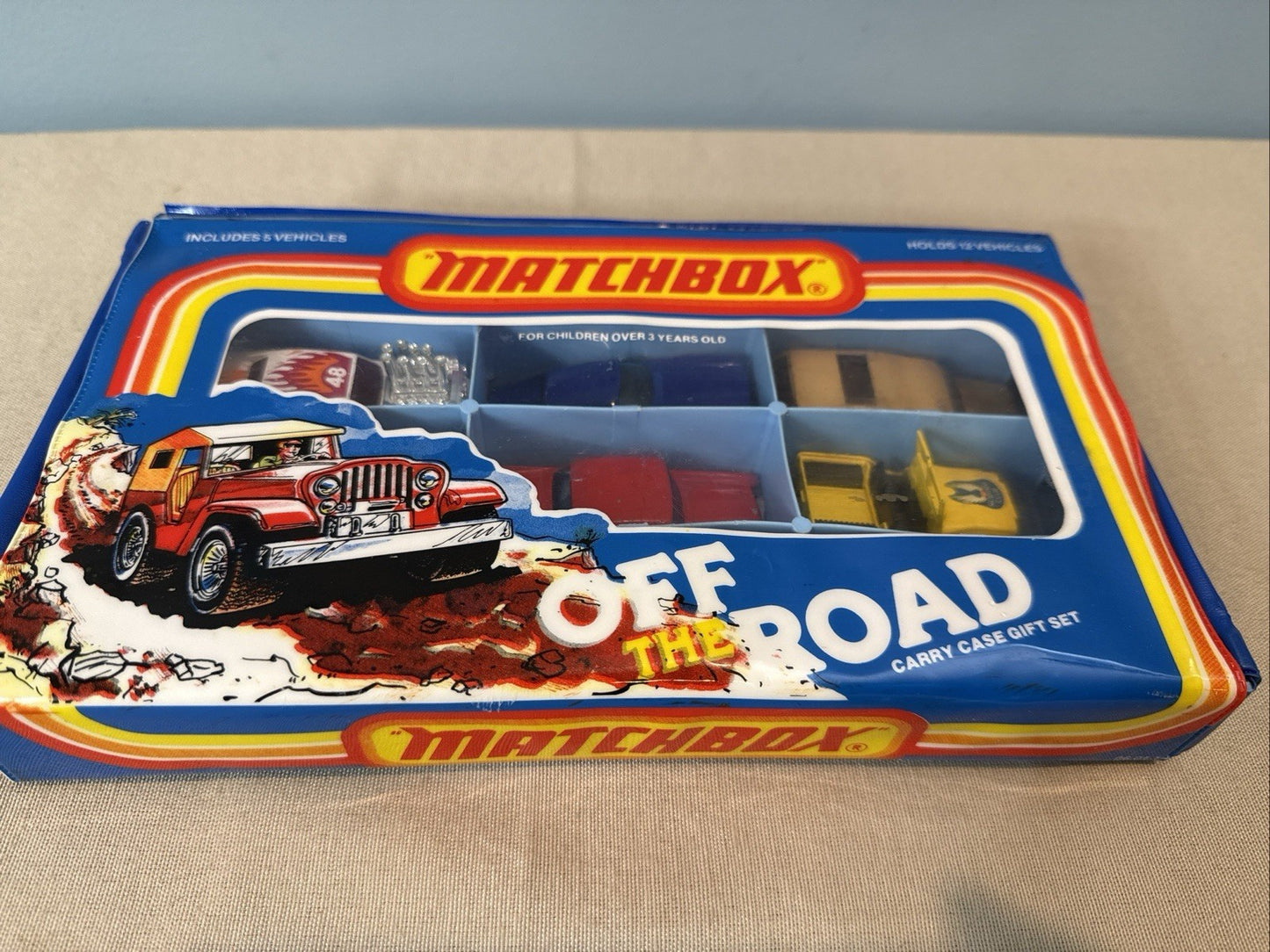 Vintage Matchbox Superfast Off The Road Carry Case Gift Set w/12 Cars 1970s