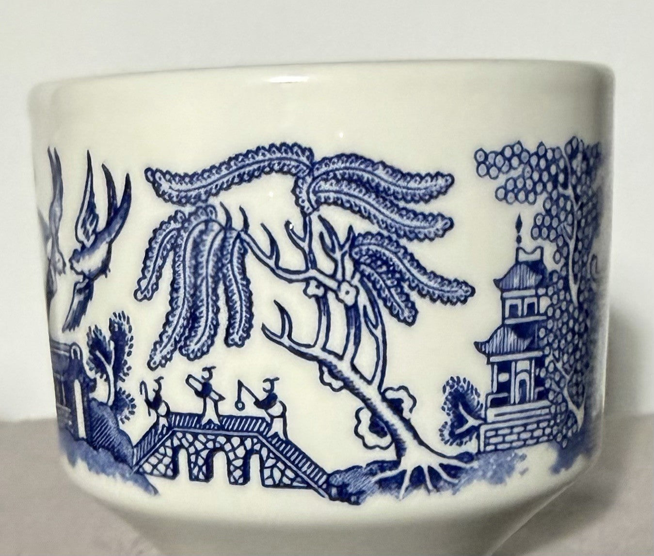 Vintage Churchill Blue Willow Tea Coffee Cups Set of 3 Footed England