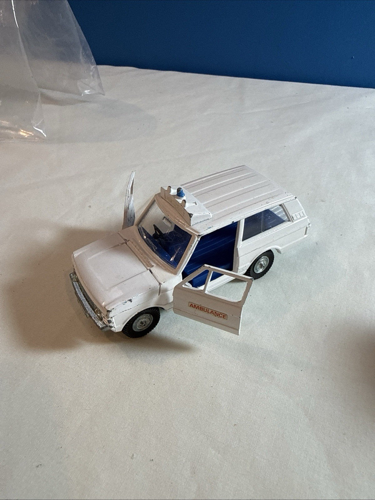 Vintage Range Rover Ambulance Dinky 268 Opening Hood Doors Hatch With Stretcher
