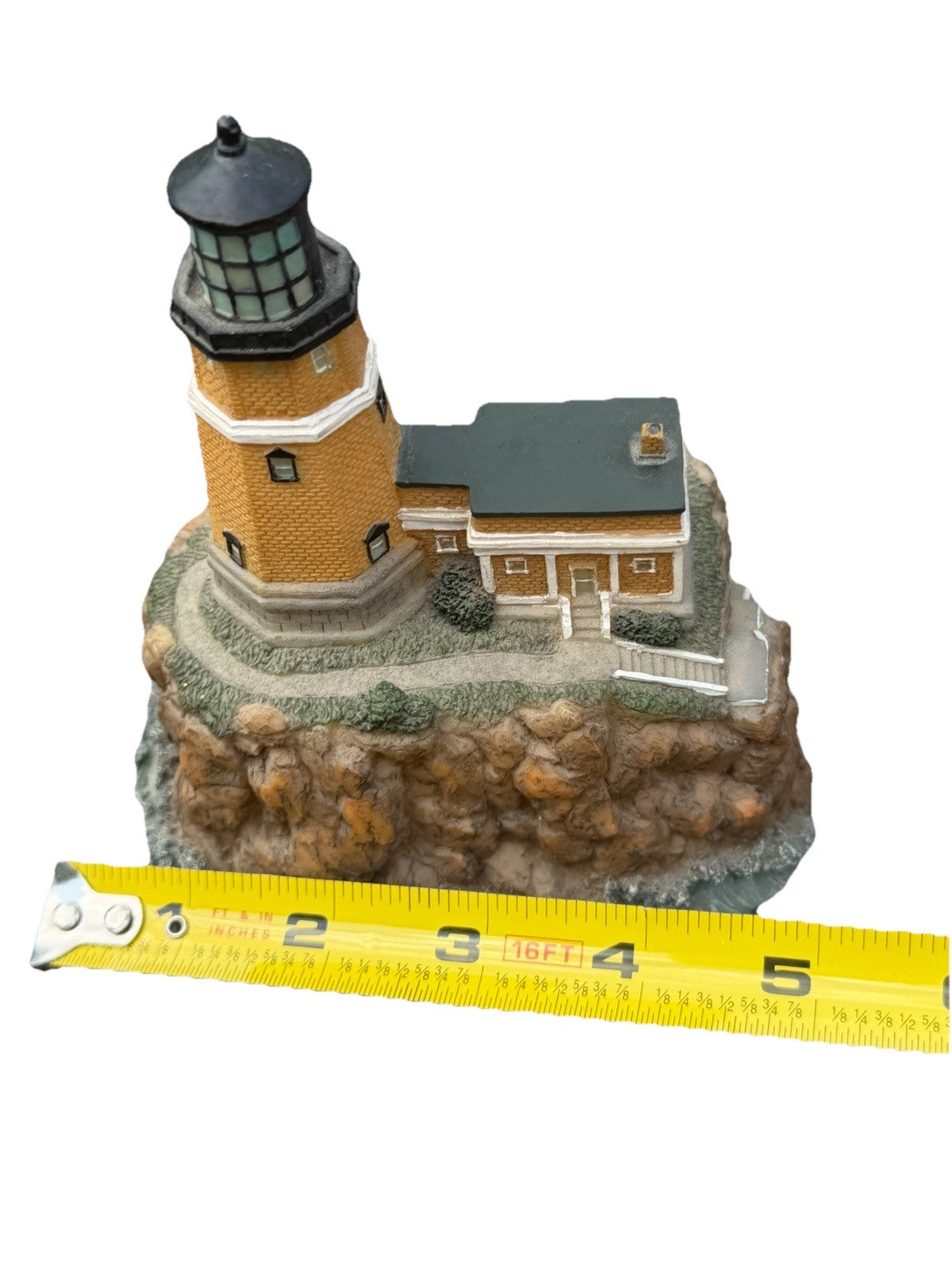 1999 American Heritage Split Rock Lighthouse Figurine Youngs Inc