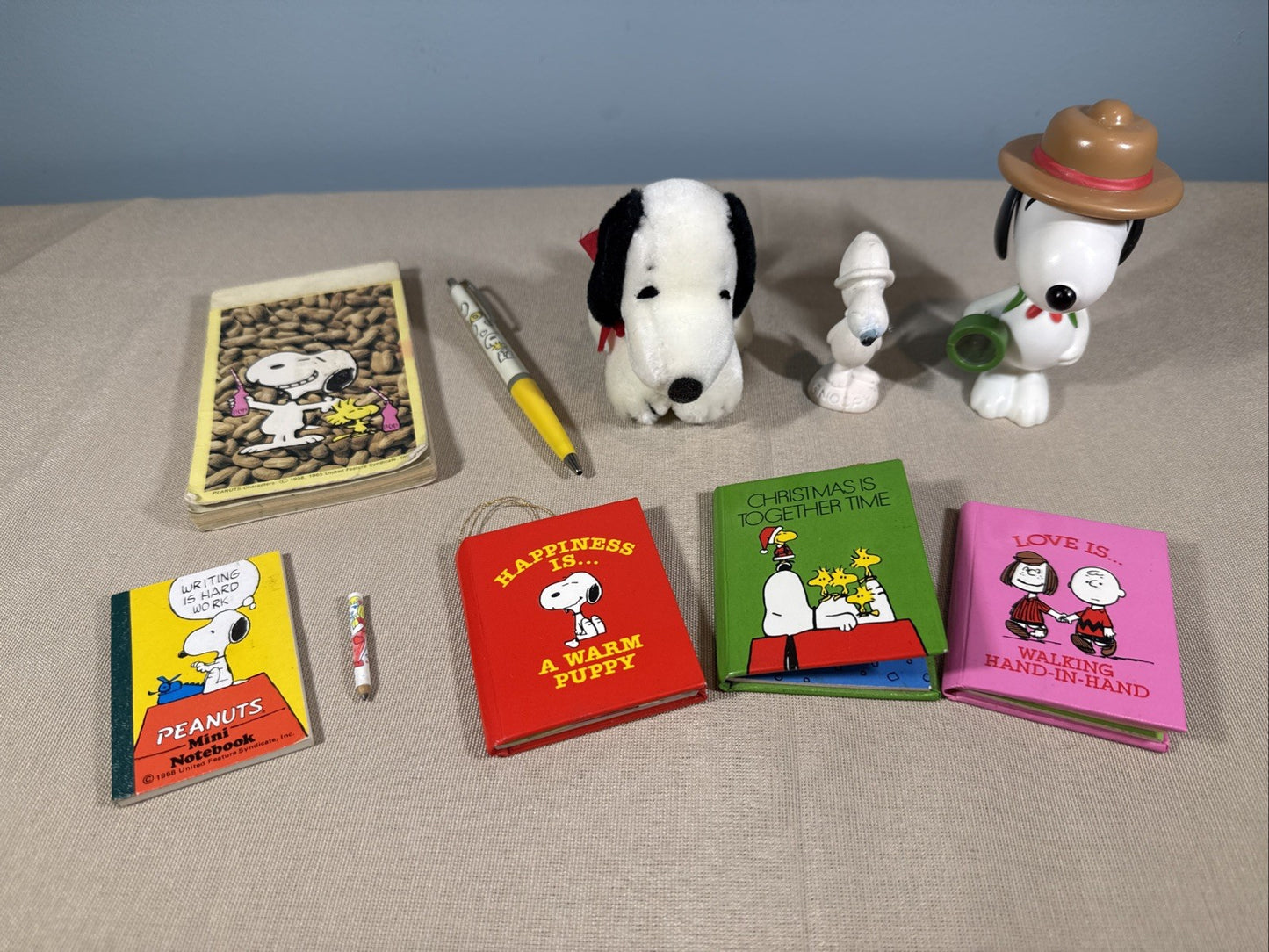 Vintage Snoopy Peanuts Lot Rubber Figure Notepads Ornaments Pencil Pen Set 1965