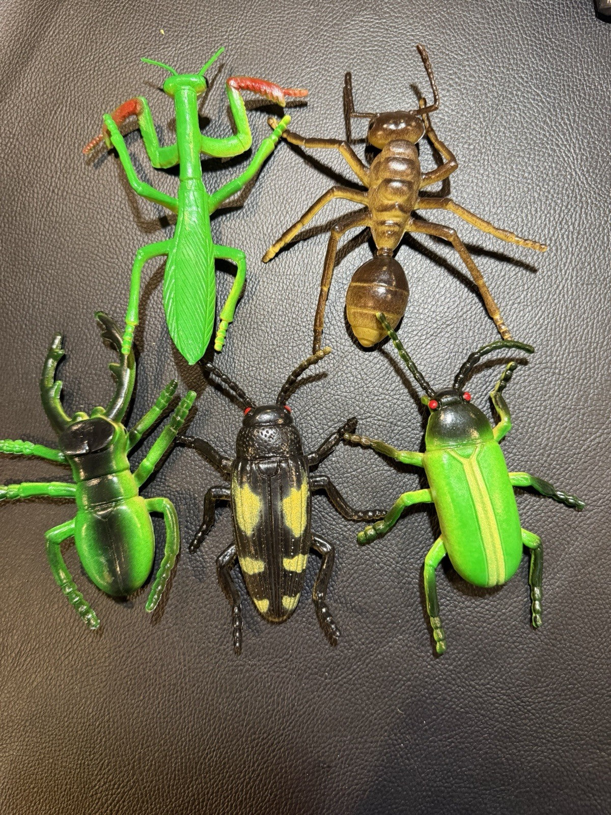 Large NWT Plastic Insect Toys Figures Bug Assortment Ant Mantis Beetle 60+ pc