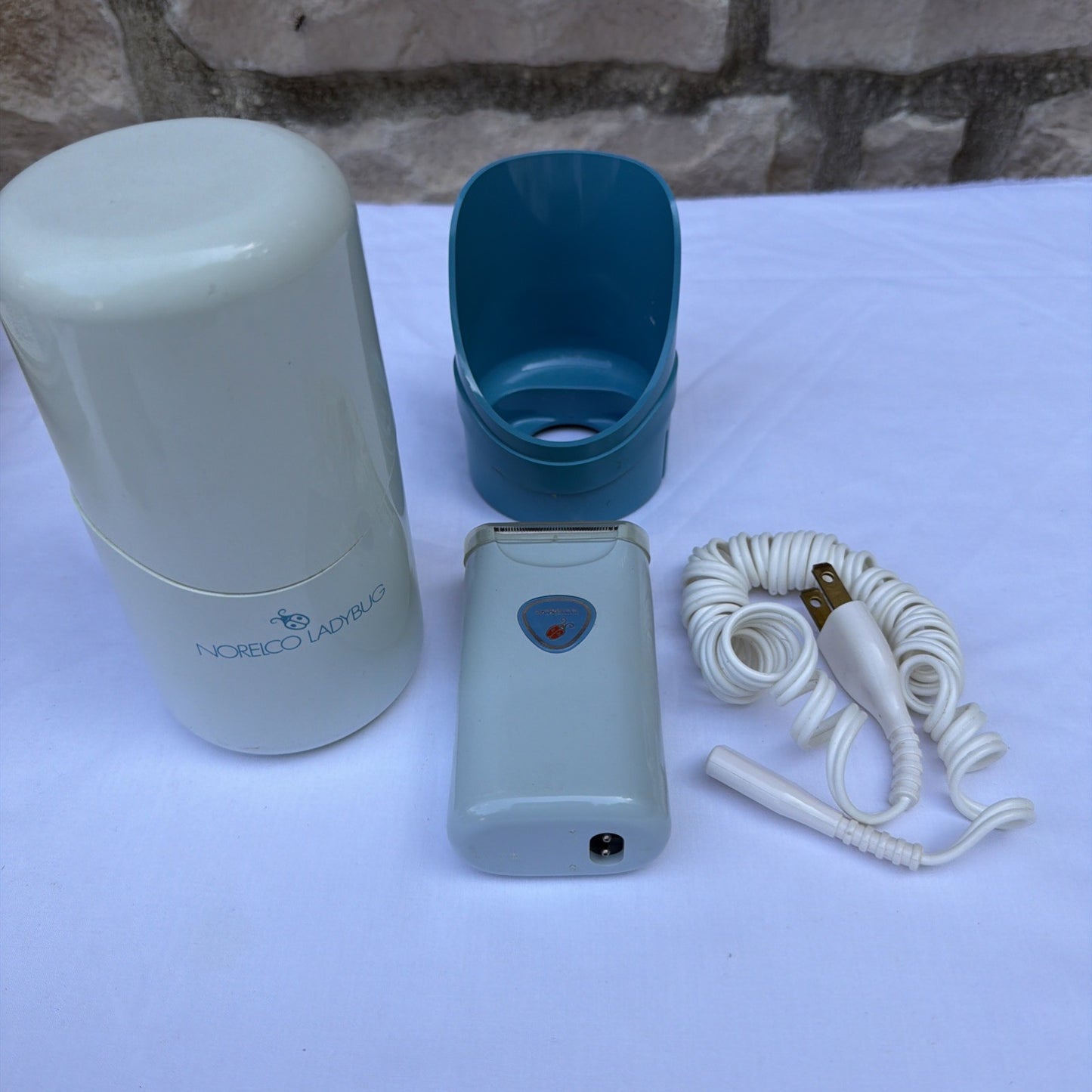 Vintage Norelco Ladybug Salon Electric Shaver Manicure Pedicure Set with Case