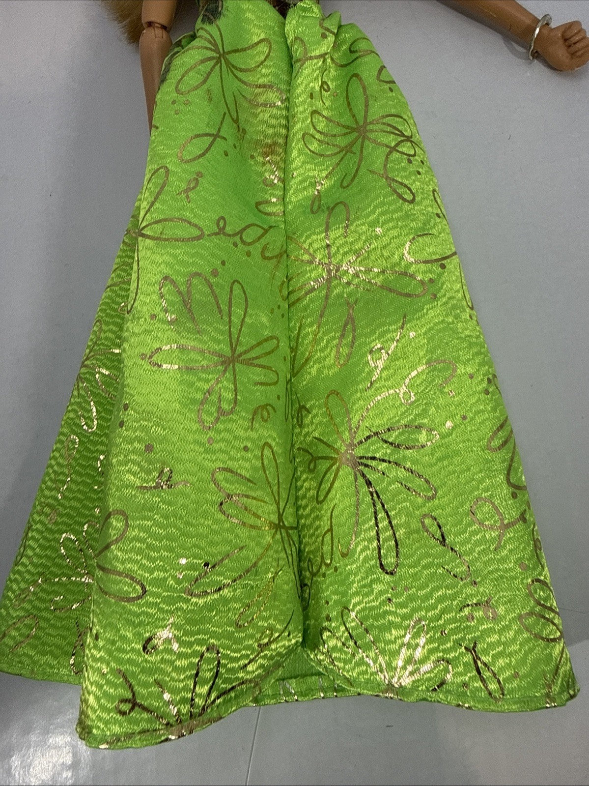 Barbie in a Tropical Splash Gift Pack Lime Green Floral Maxi Dress Doll