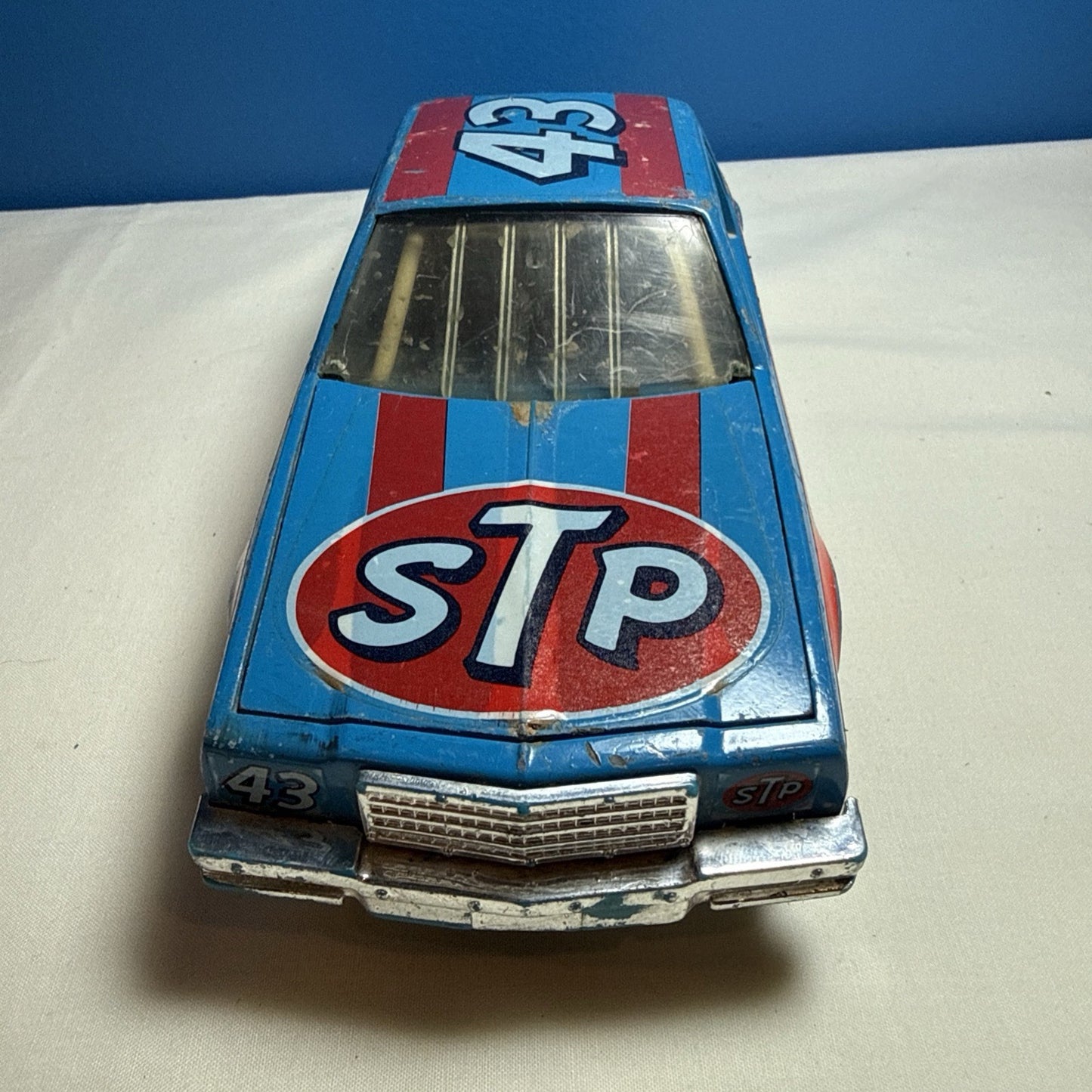 Vintage Ertl Richard Petty STP 43 1980 Chevrolet Caprice 1/24 NASCAR Diecast Car