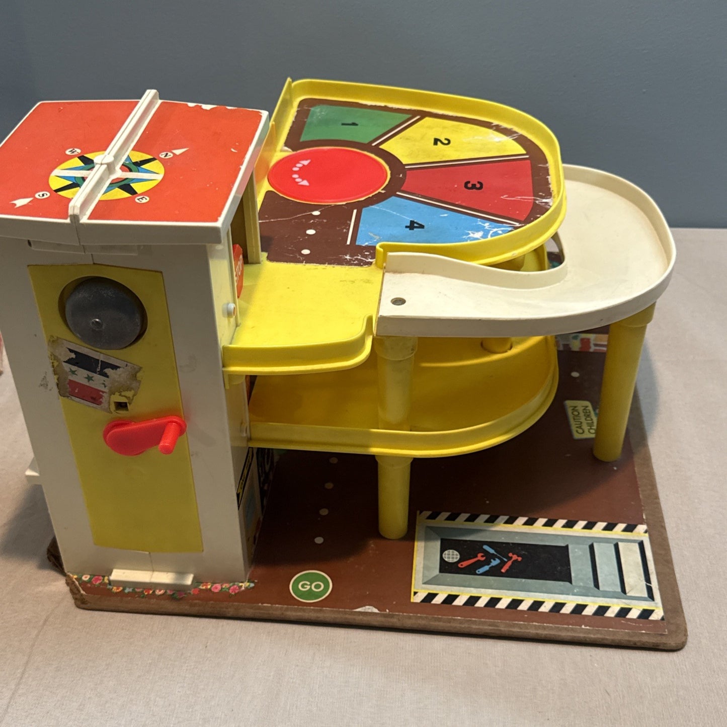 Vintage Fisher Price 930 Play Family Action Garage 1970 w/Box & Lift Incomplete