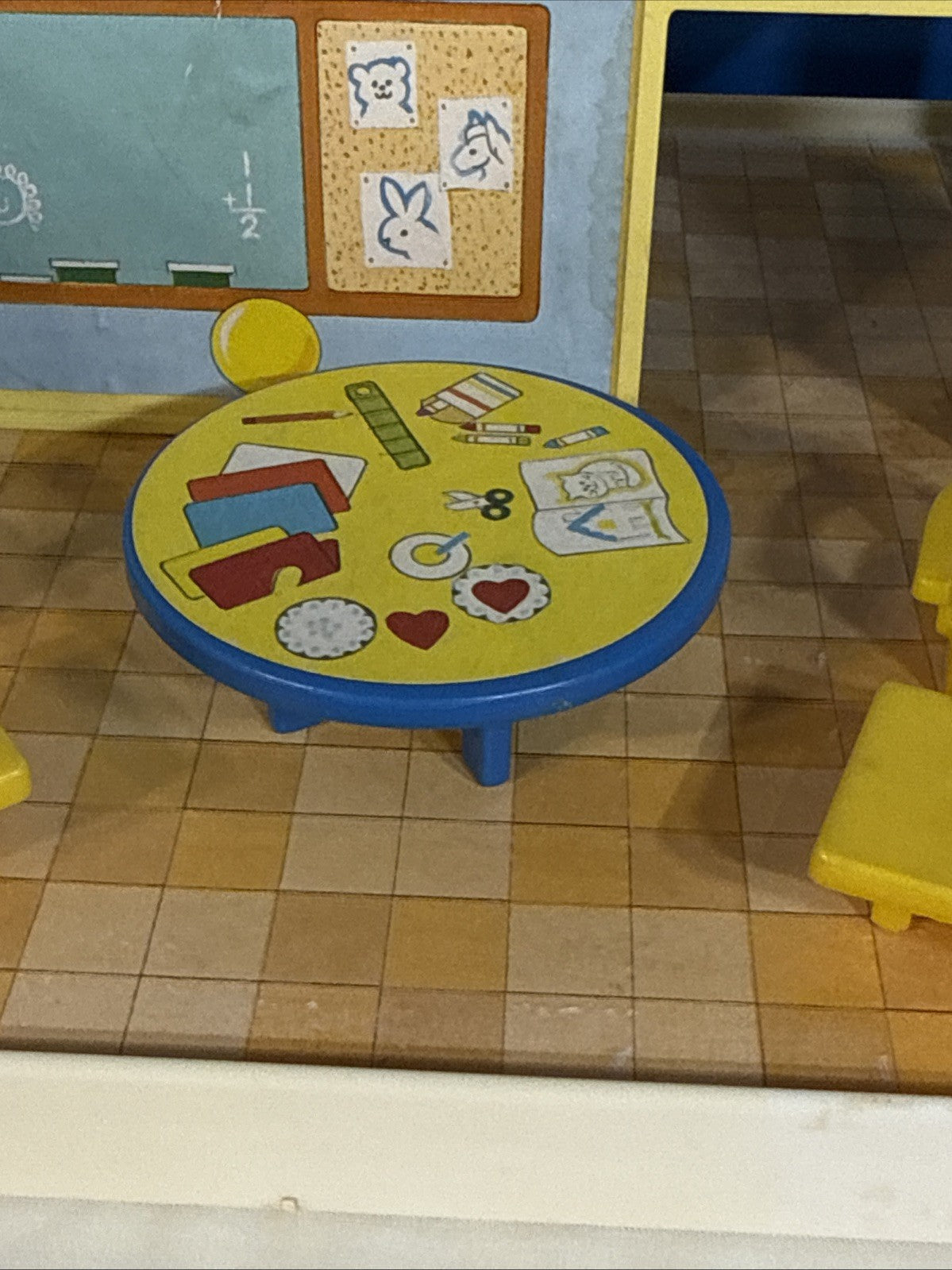 Vintage Fisher Price Little People Nursery School 929 Playset Figures No Roof