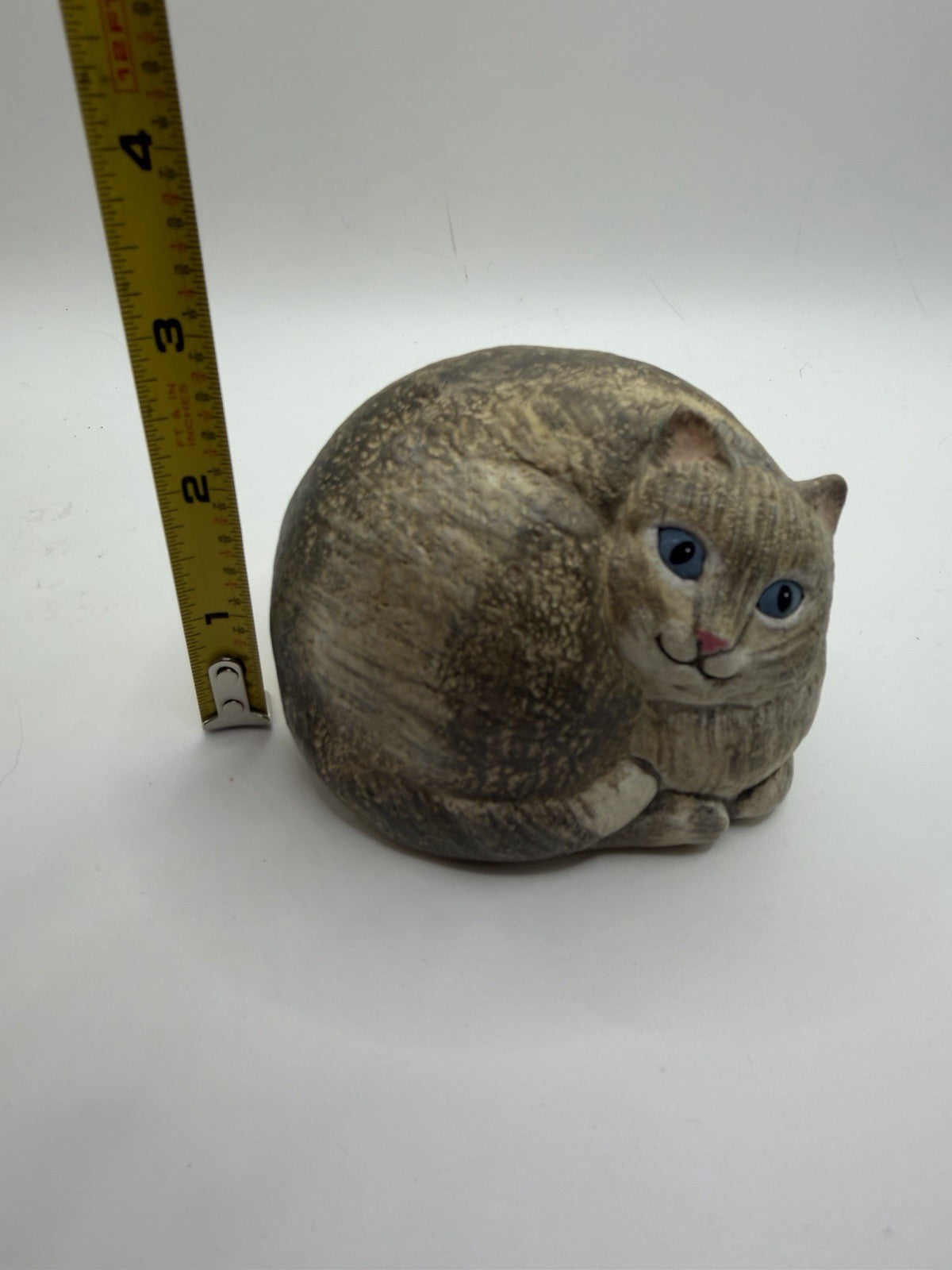 Ganz Resin Cat Figurine Sitting Curled Up Small Decorative Statue
