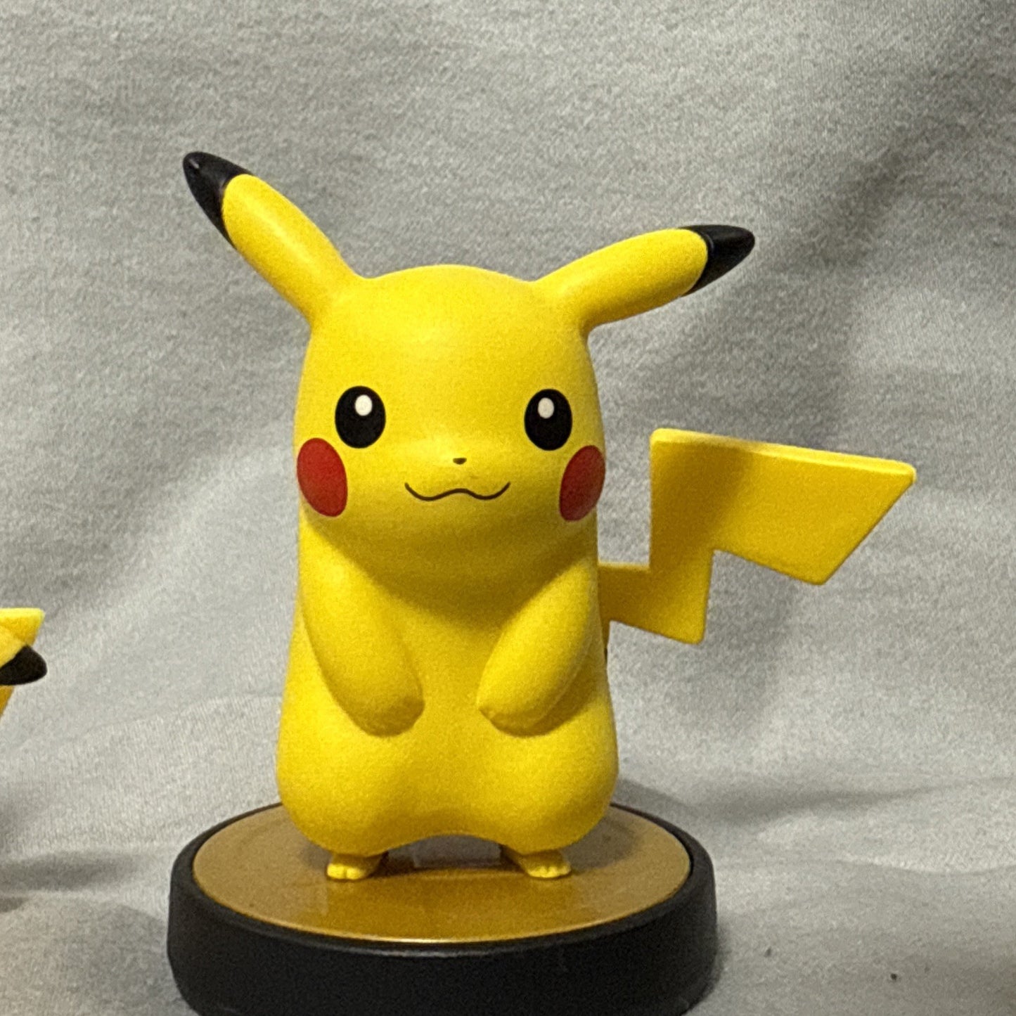 Nintendo Tomy Pokemon Pikachu Figure Lot 4 Mini Figures Collectible