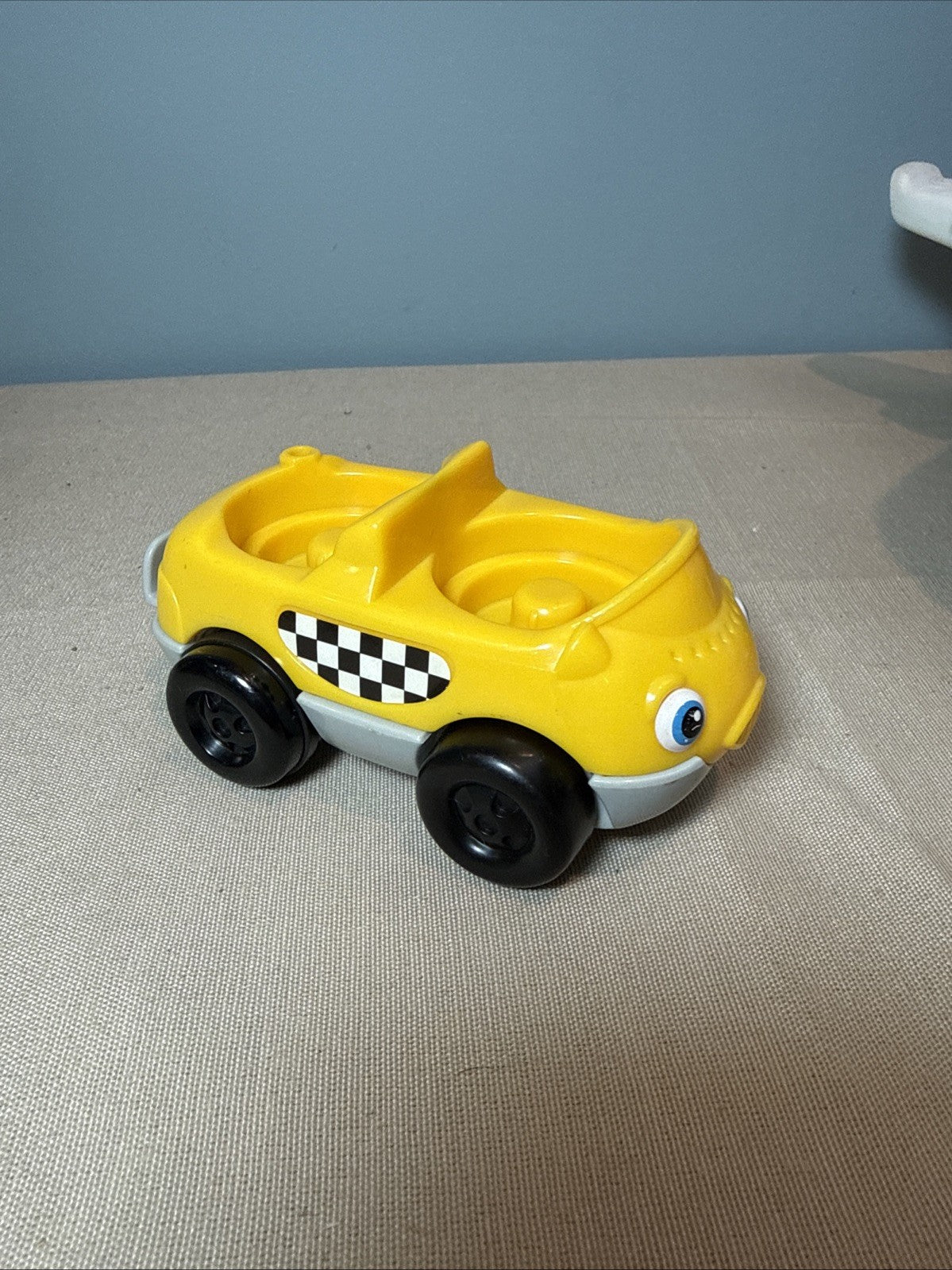 Fisher Price Little People Airplane with 3 Figures Taxi Vehicle Playset Vintage