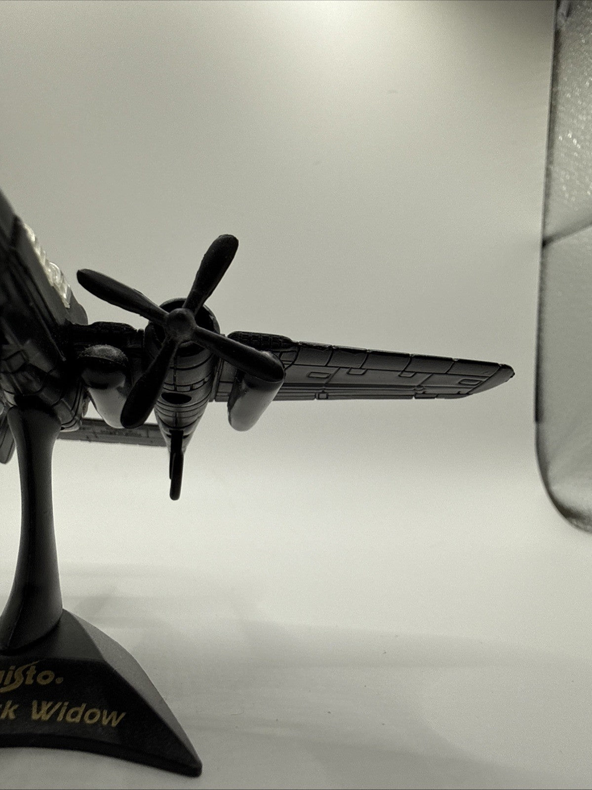 1:144 WWII USAF P 61 Black Widow Aircraft, Diecast Replica, With Maisto Stand