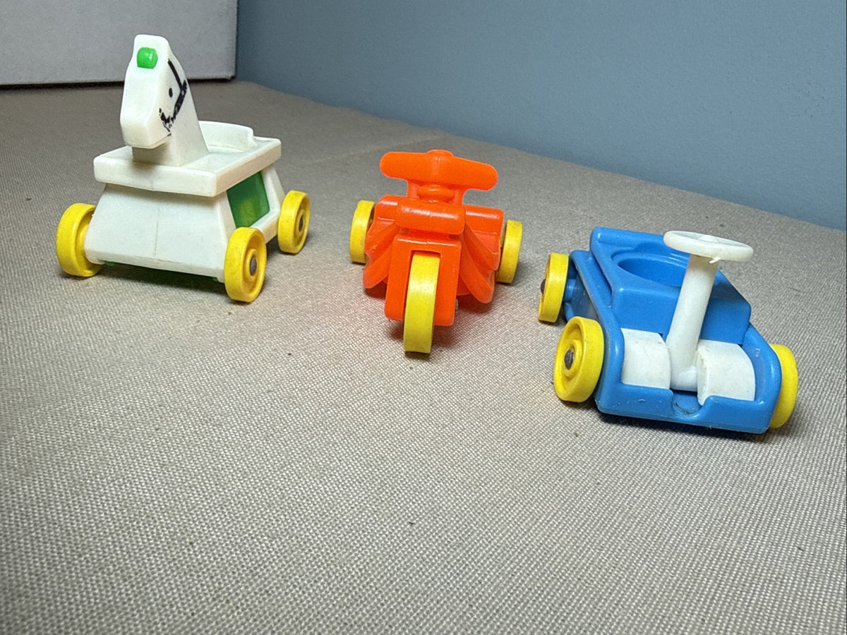 Vintage Fisher-Price Little People Play Family Nursery761 Incomplete + Extras