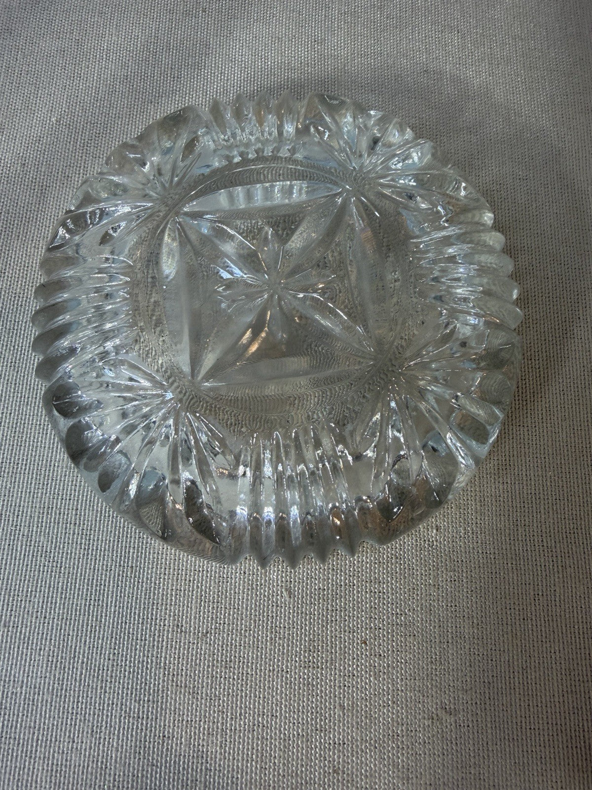 Vintage Clear Cut Glass Ashtray Pinwheel Star Pattern Heavy Round Cigarette Rest