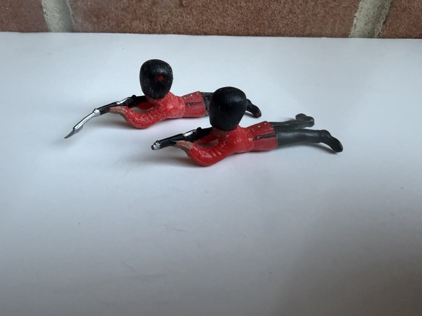 Vintage Britains Deetail Toy Soldier Lot Guardsmen Cannon Sentry Plastic Figures