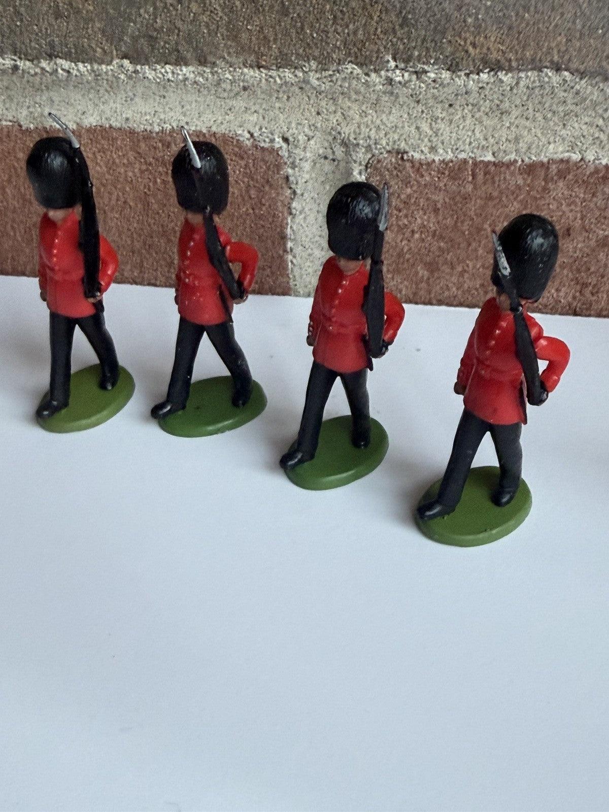 Vintage Britains Deetail Toy Soldier Lot Guardsmen Cannon Sentry Plastic Figures