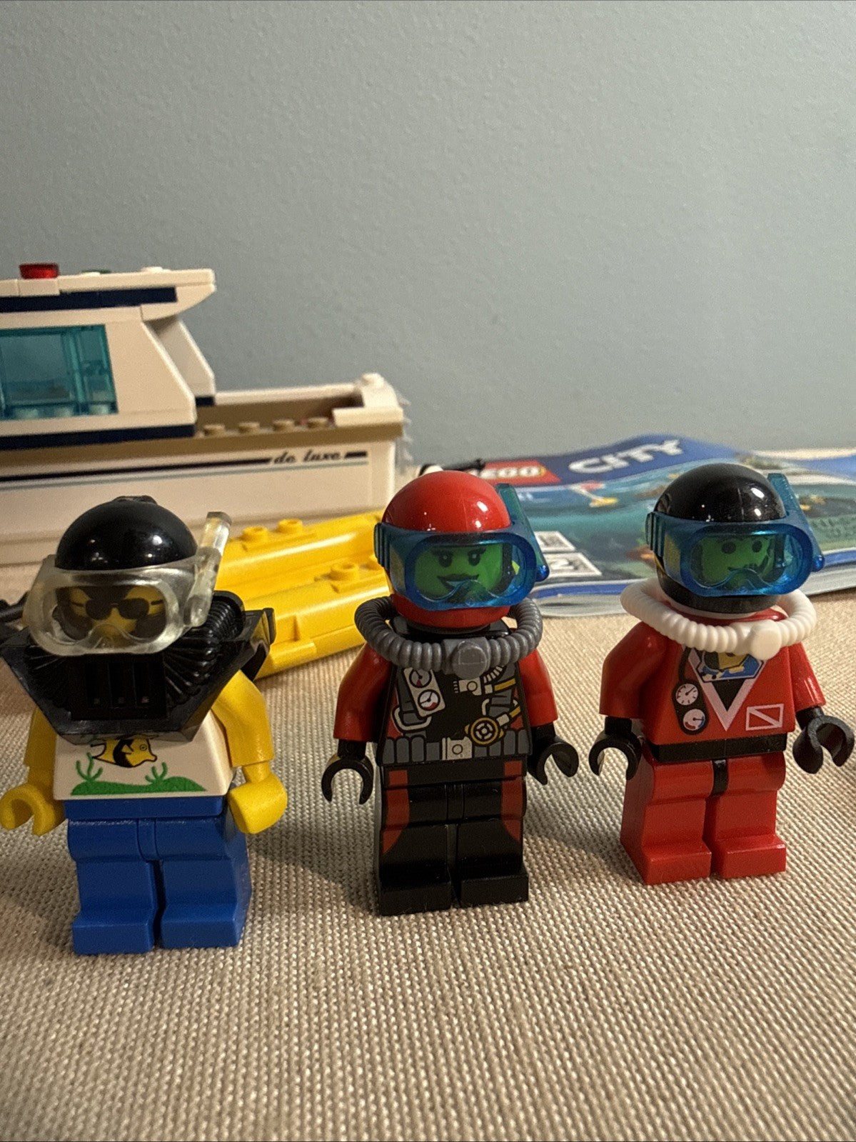 LEGO Deep Sea Lot: 60221 Diving Yacht, 1806, Manuals, 3 Minifigs, 4 Animals
