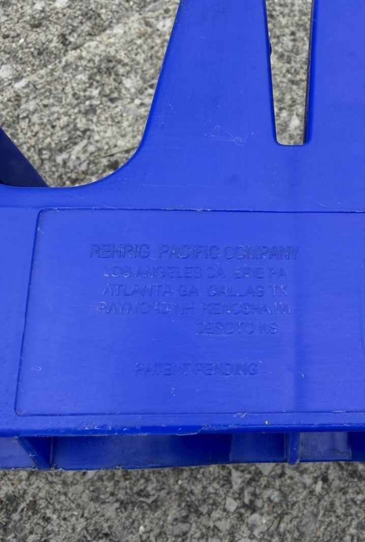Vintage G&J Pepsi Cola Blue Plastic 2 Liter Soda Bottle Carrier Castle Crate