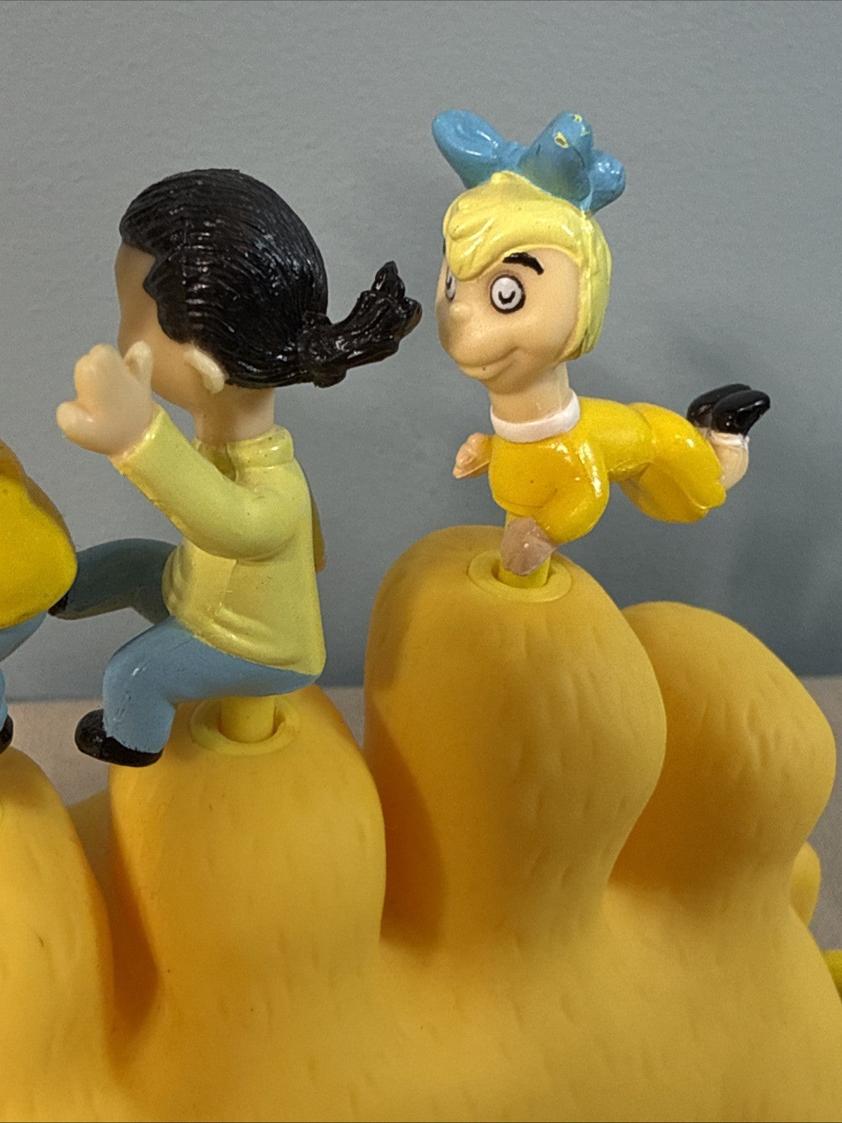 Vintage ERTL Dr Seuss Five Hump Wump Camel Yellow Pull Toy Motion Collectible
