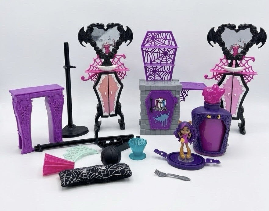 Monster High Draculaura Powder Room Accessories Clawdeen Mini Bottle Doll Lot