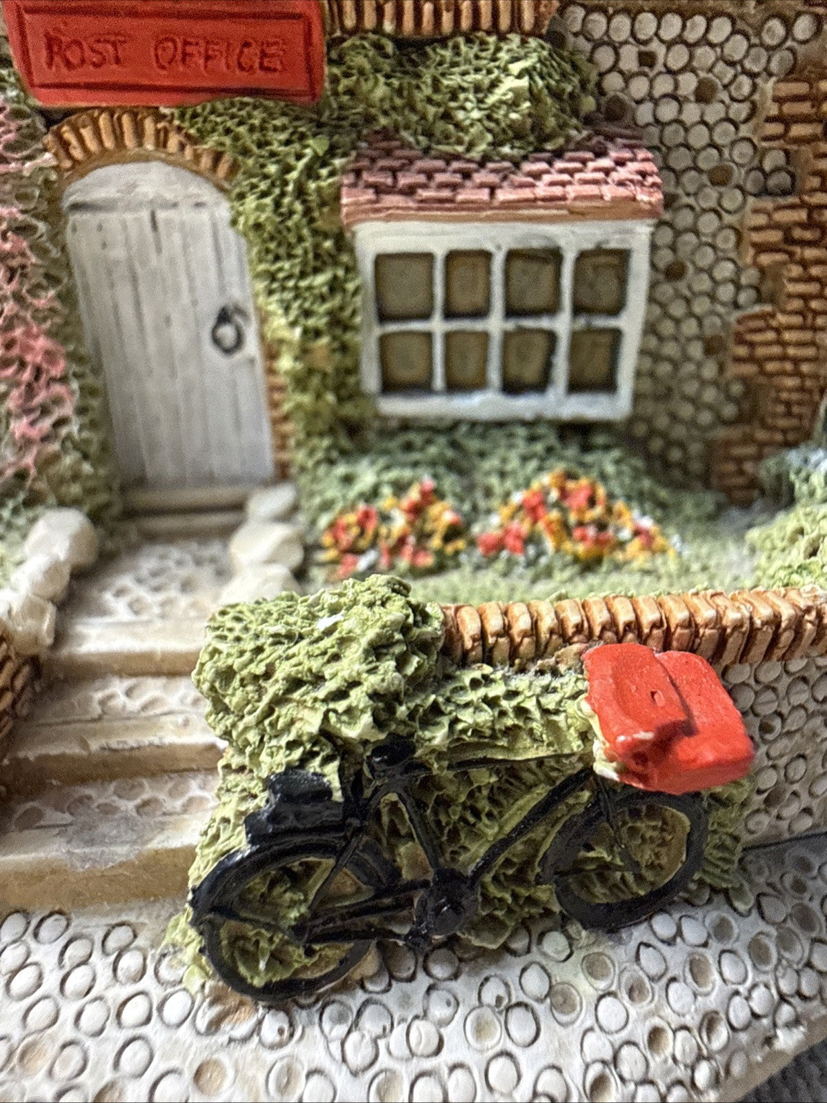 Lilliput Lane Mrs. Pinkerton's Post Office Cottage 1989 Artist Signed 1993