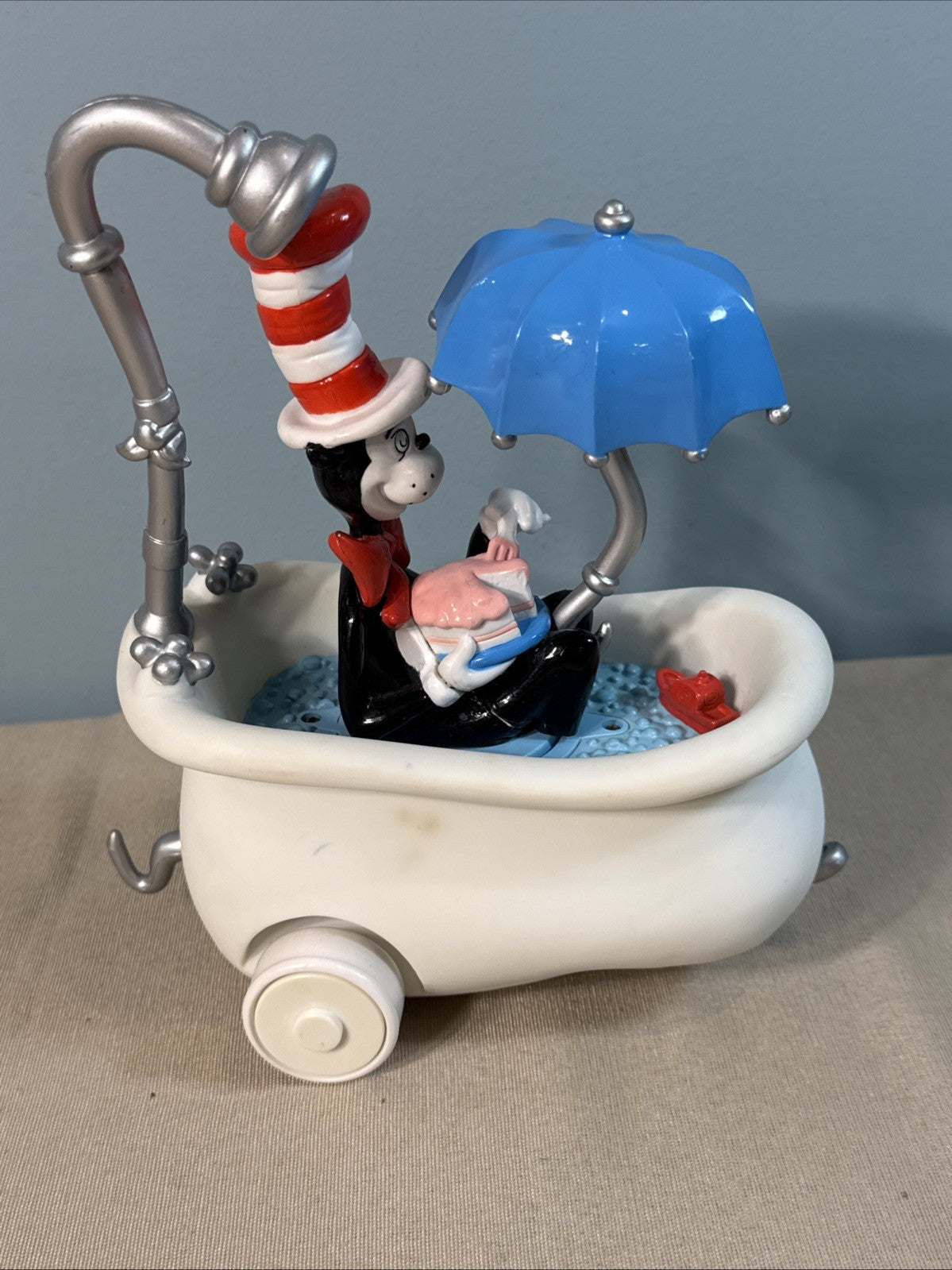 Vintage 2002 ERTL Dr Seuss Cat in the Hat Bathtub Pull Toy Motion Mobile