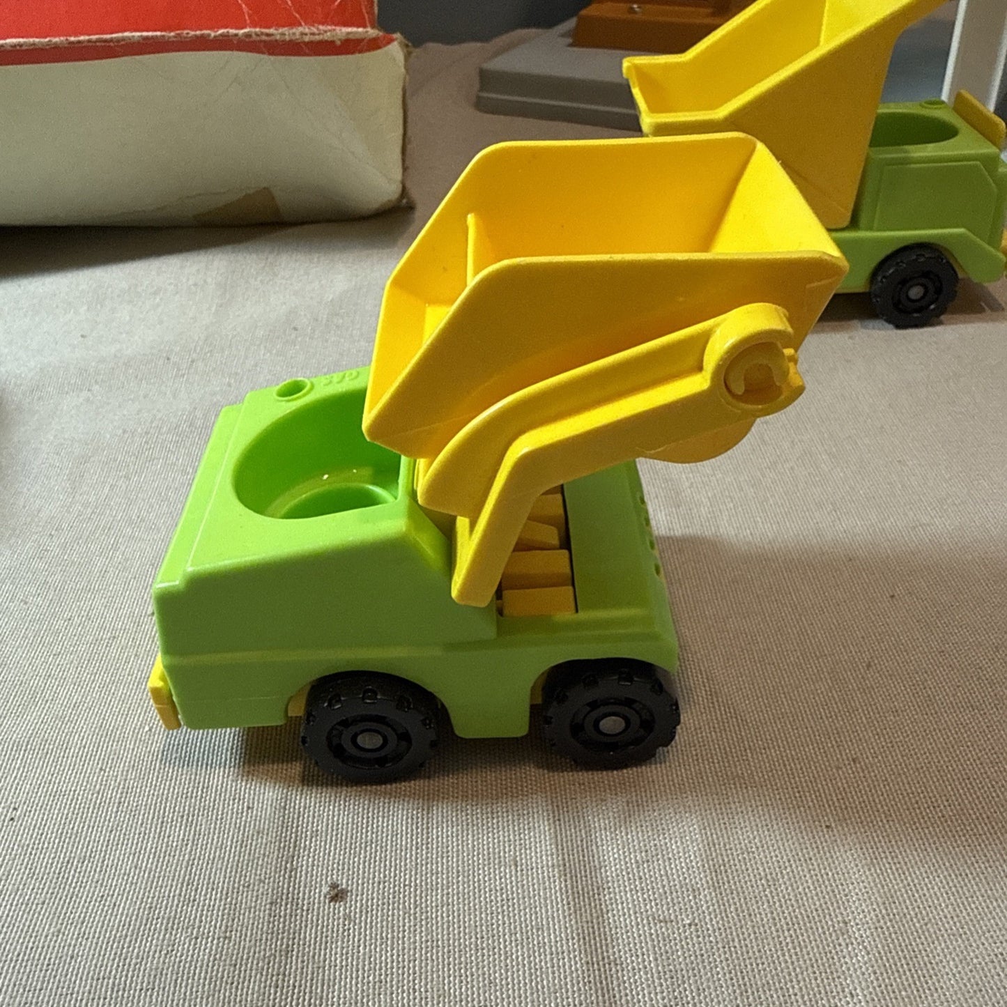 Vintage Fisher Price Little People Lift & Load Depot Construction Set COMPLETE