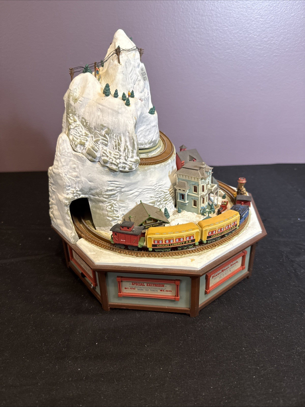 Enesco Rock City Christmas Town Winter Wonderland Music Box Trains- Works