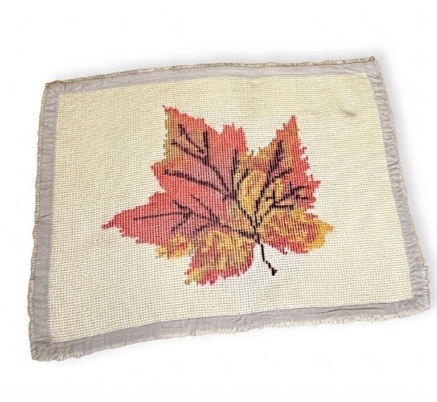 Vintage Latch Hook Rug Autumn Maple Leaf Fall Wall Hanging Accent Mat 37x27