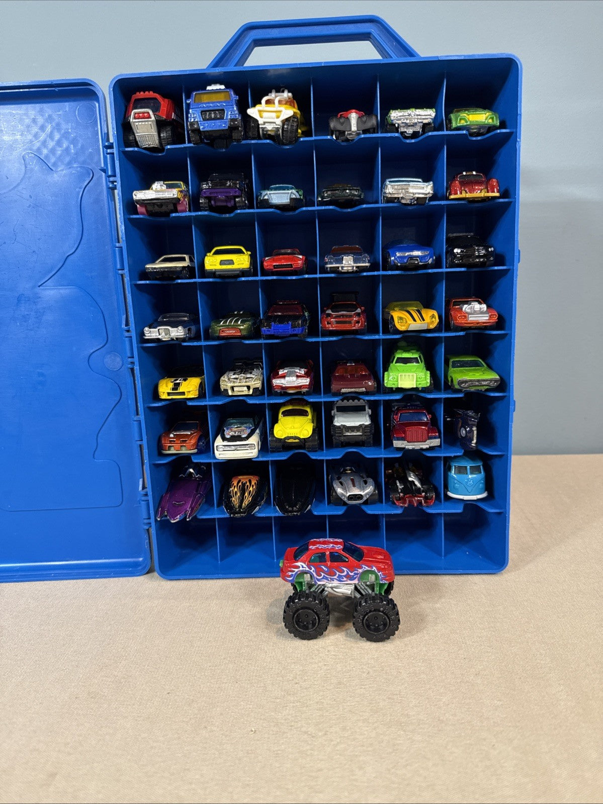 Vintage 1998 Hot Wheels 48 Car Blue Collector Case with 43 Diecast Cars 2000s