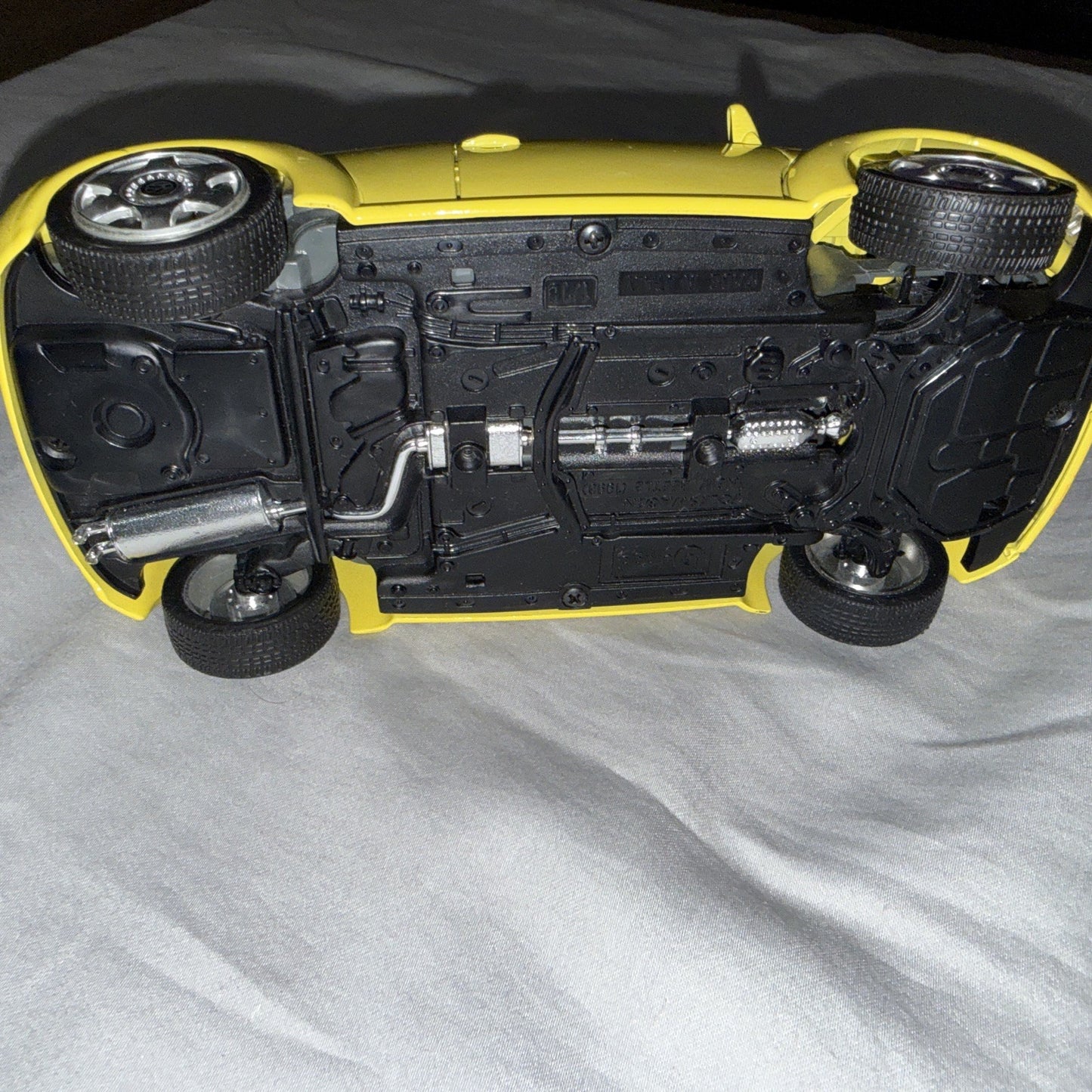 1998 Volkswagen Beetle Yellow 1 18 Diecast Bburago Gold Collection Italy