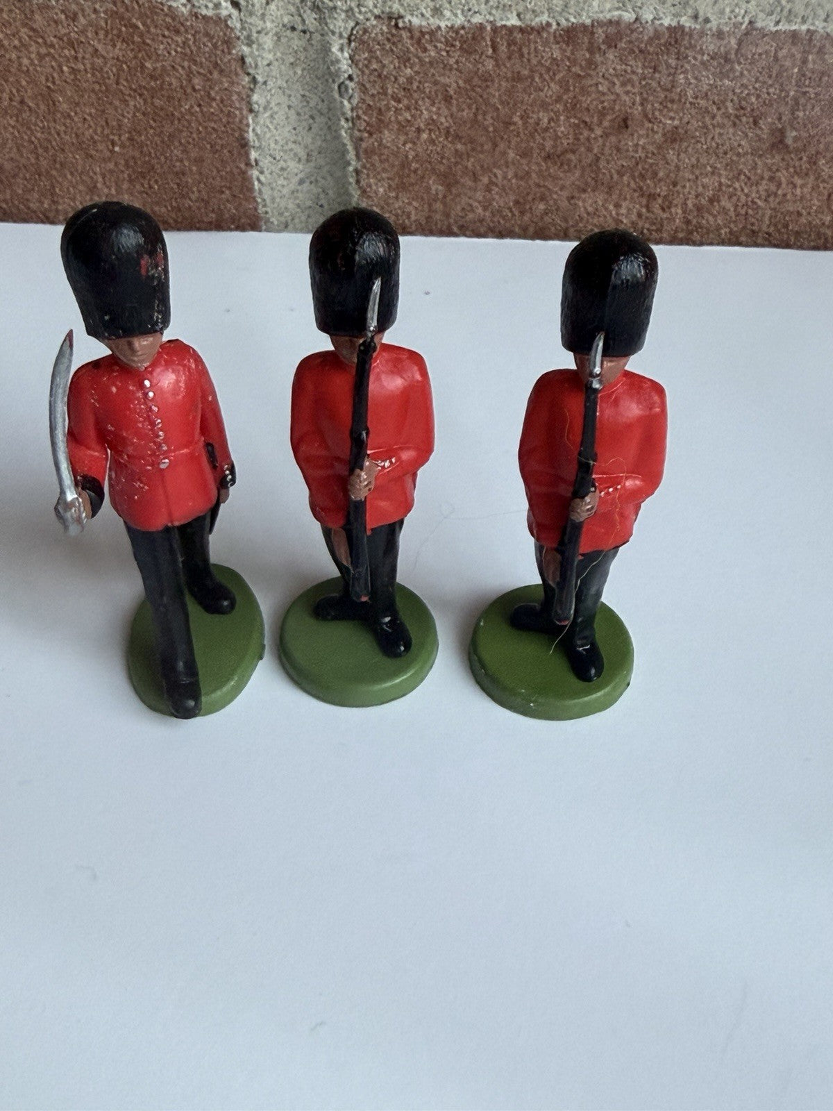 Vintage Britains Deetail Toy Soldier Lot Guardsmen Cannon Sentry Plastic Figures