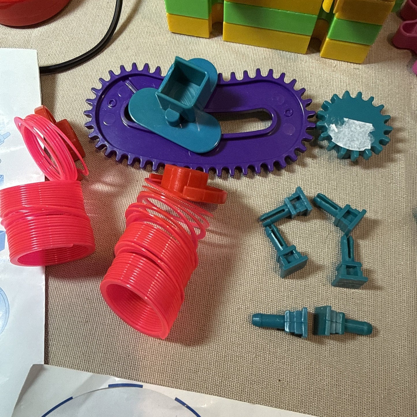 Gears Gears Gears Spin n Glow Learning Resources Motorized Play Set Complete