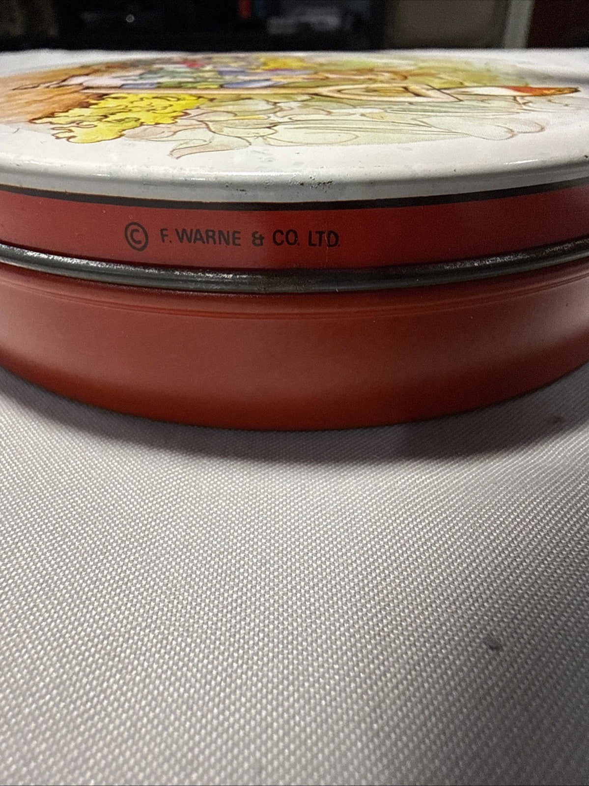 Vintage Peter Rabbit Huntley Palmer Biscuit Tin Red Round England