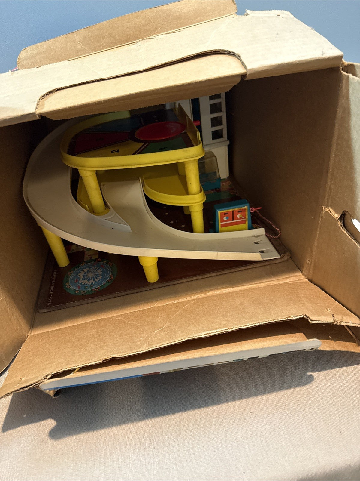 Vintage Fisher Price 930 Play Family Action Garage 1970 w/Box & Lift Incomplete