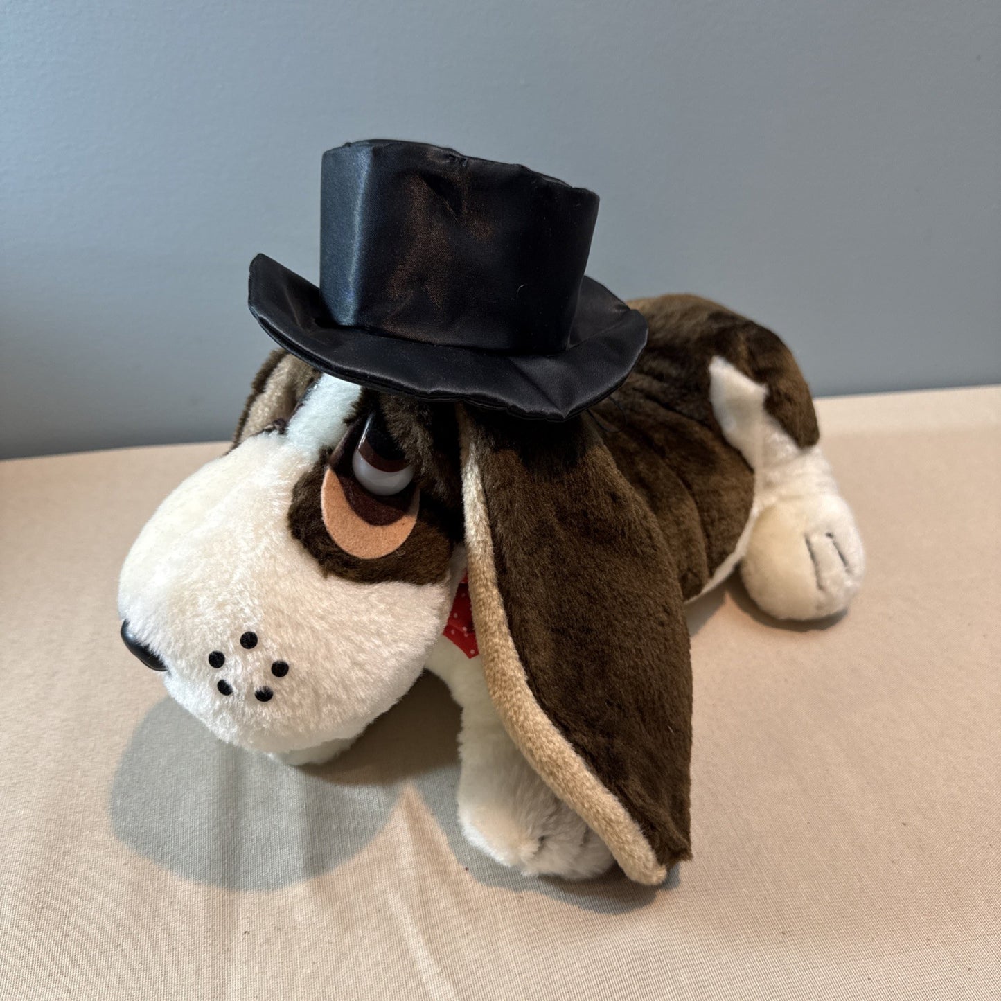 Vintage 1986 Elvis Presley Musical Ain’t Nothing But A Hound Dog Plush Toy Works