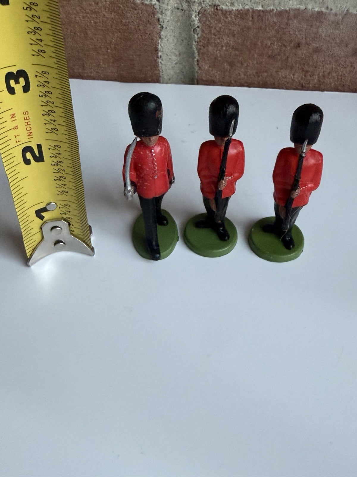 Vintage Britains Deetail Toy Soldier Lot Guardsmen Cannon Sentry Plastic Figures