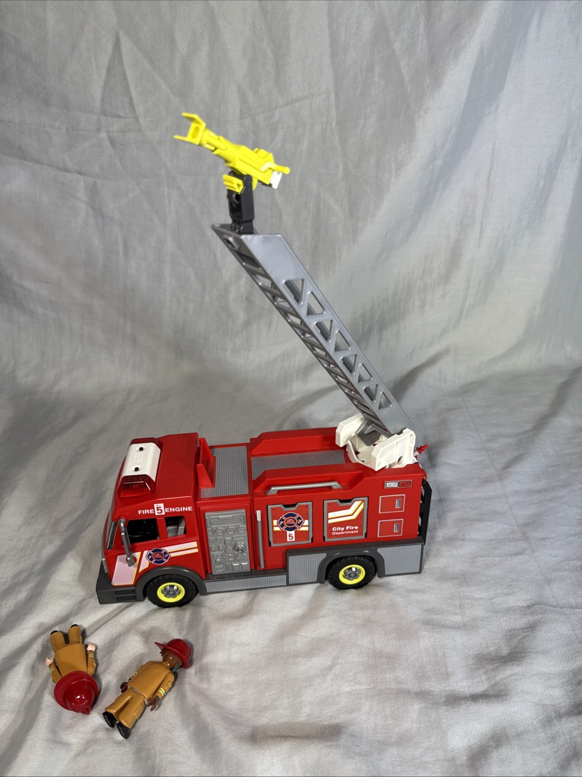 Playmobil City Action Fire Truck 71233 Flashing Lights Incomplete Set