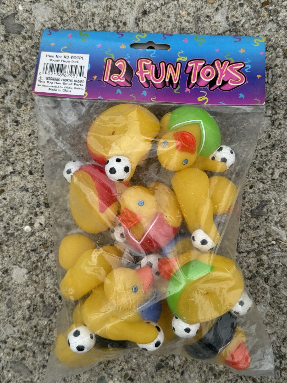 NIP 12 Pack Fun Toys Soccer Player Rubber Ducks Lot Novelty Bath Toys New
