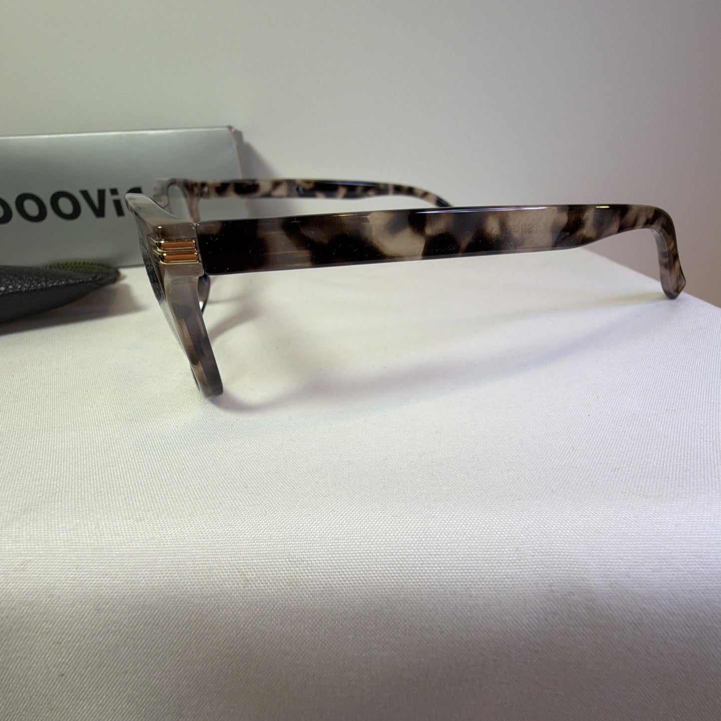 DooVic Design Reader Glasses +1.50 Anti Fatigue Reading Glasses New With Case