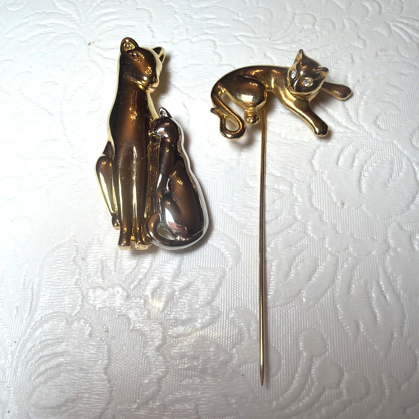 Vintage Weingeroff Cat Brooch Kitten Stick Pin Jewelry Lot of 2 pins with Case